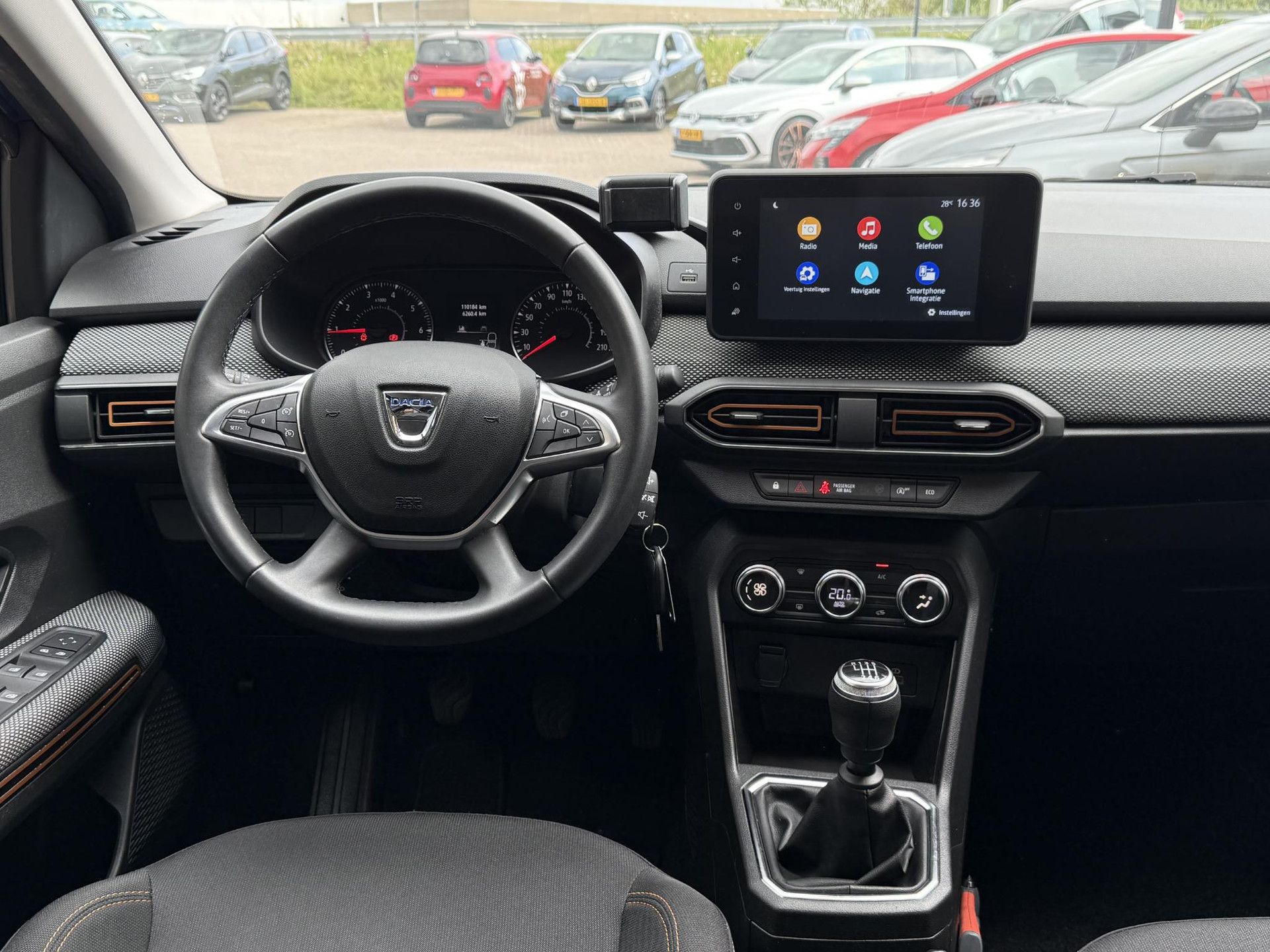 Dacia SanderoStepway met kenteken L-831-TB – interieur