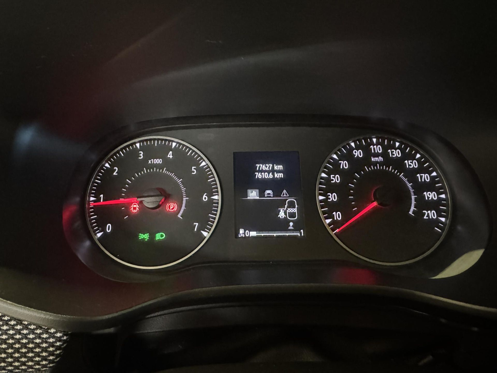 Dacia SanderoStepway met kenteken S-253-TP – dashboard