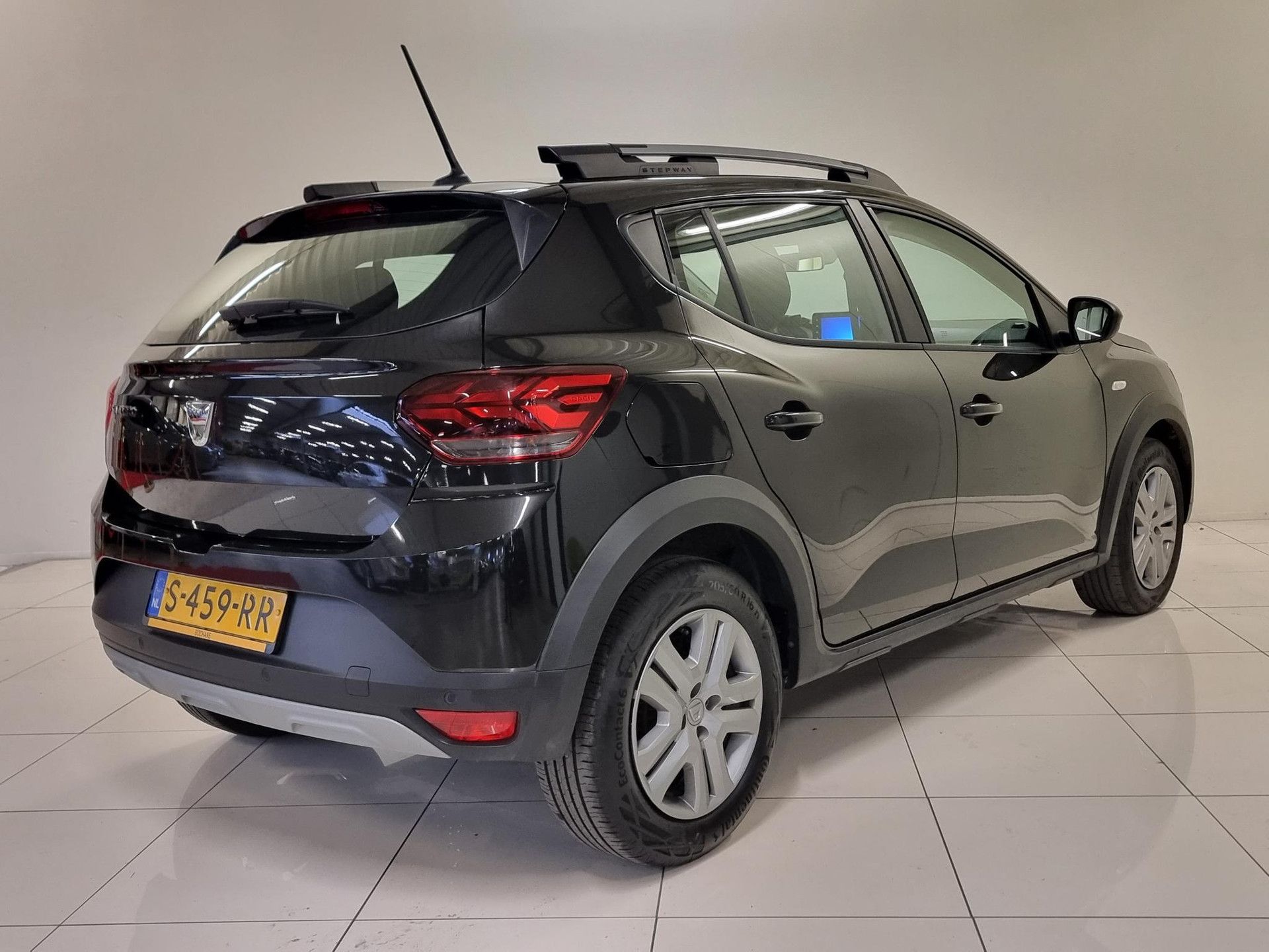 Dacia SanderoStepway met kenteken S-459-RR – detailfoto