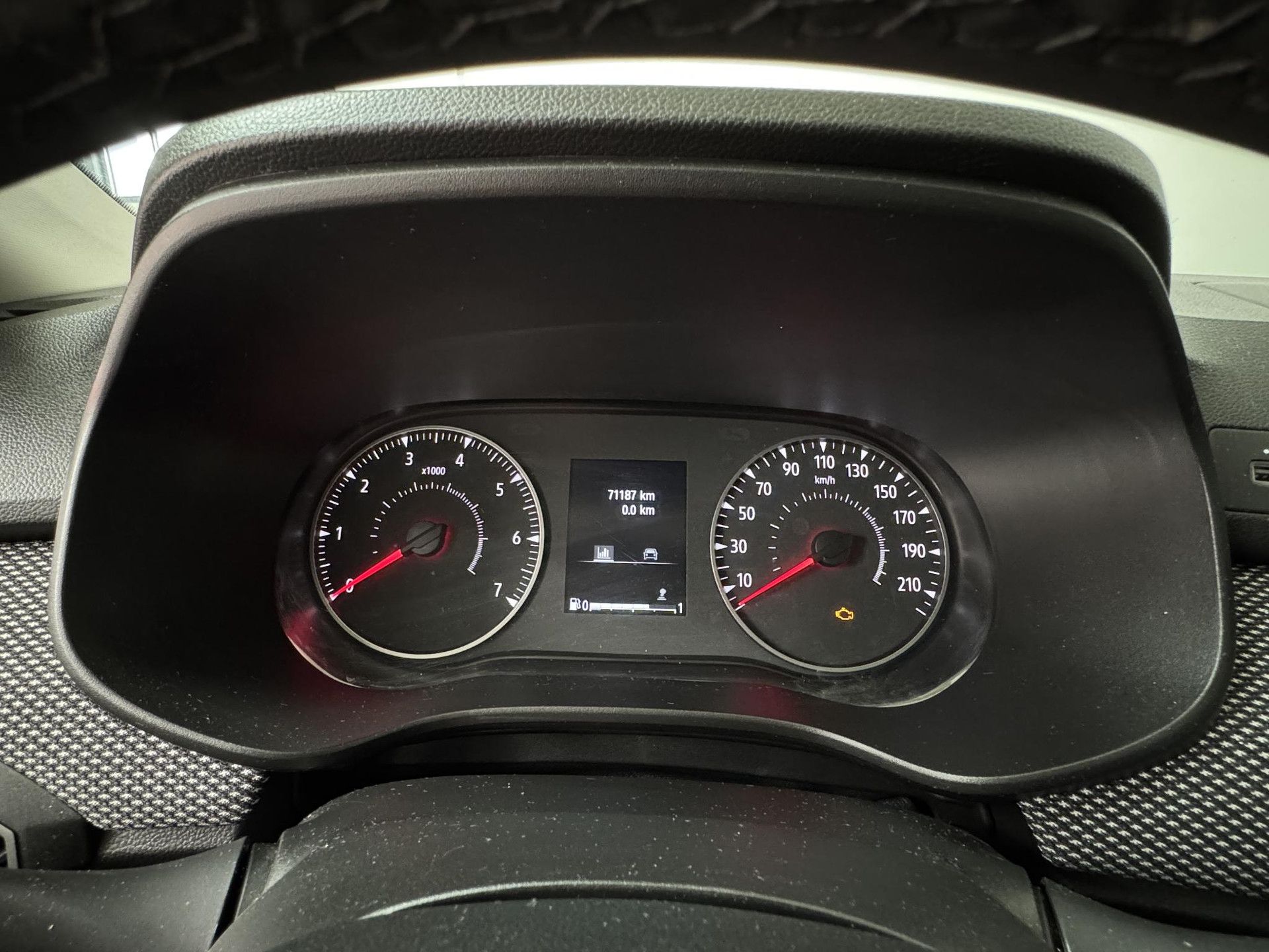 Dacia SanderoStepway met kenteken S-522-SJ – dashboard