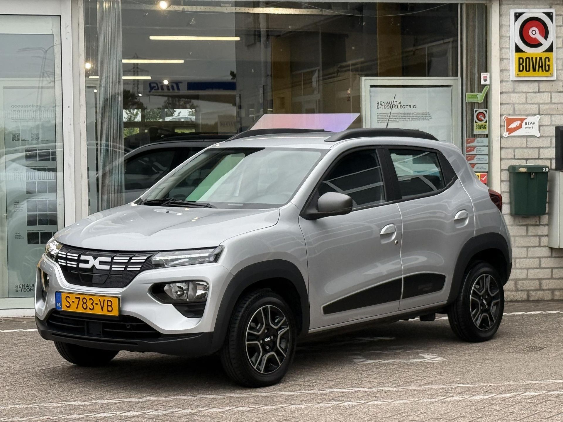 Dacia Spring met kenteken S-783-VB – detailfoto