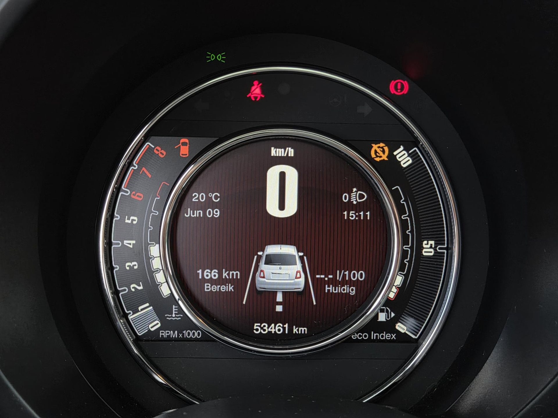 Fiat 500 met kenteken XV-579-R – dashboard