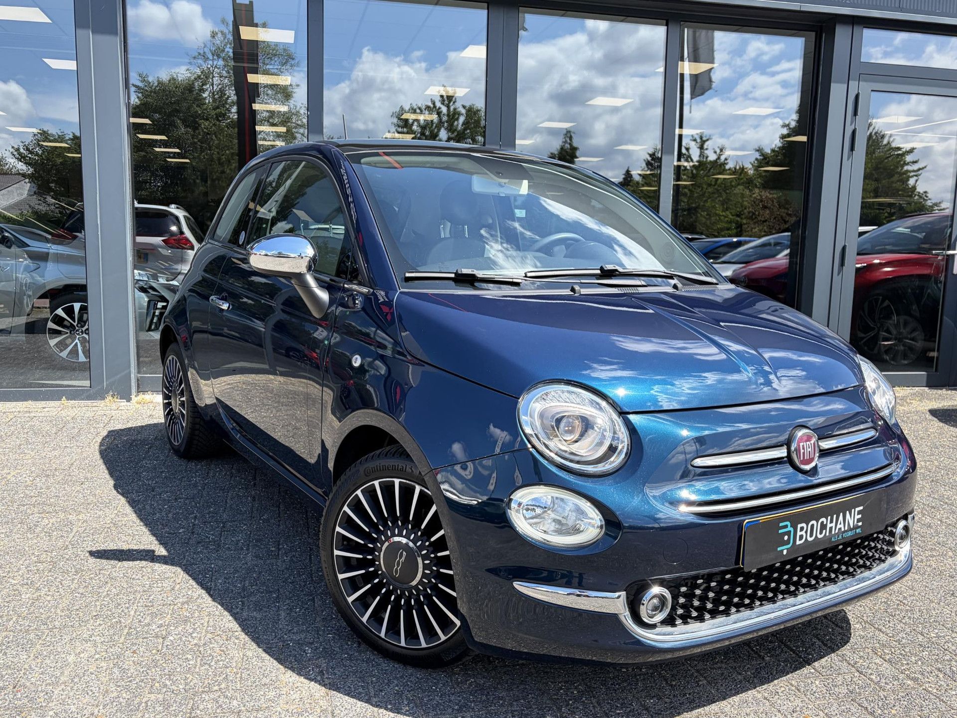 Fiat 500 met kenteken XV-579-R – detailfoto