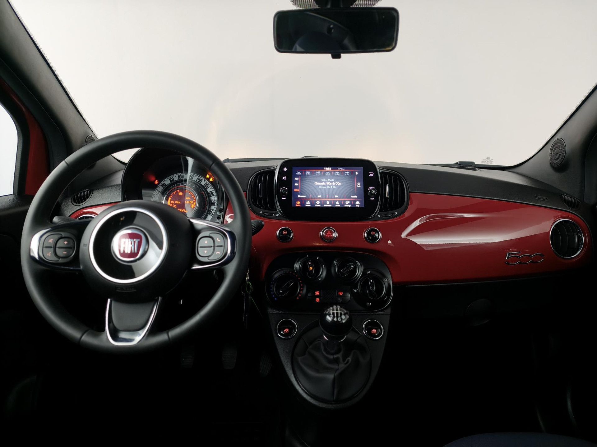 Fiat 500C met kenteken KGB-53-T – interieur