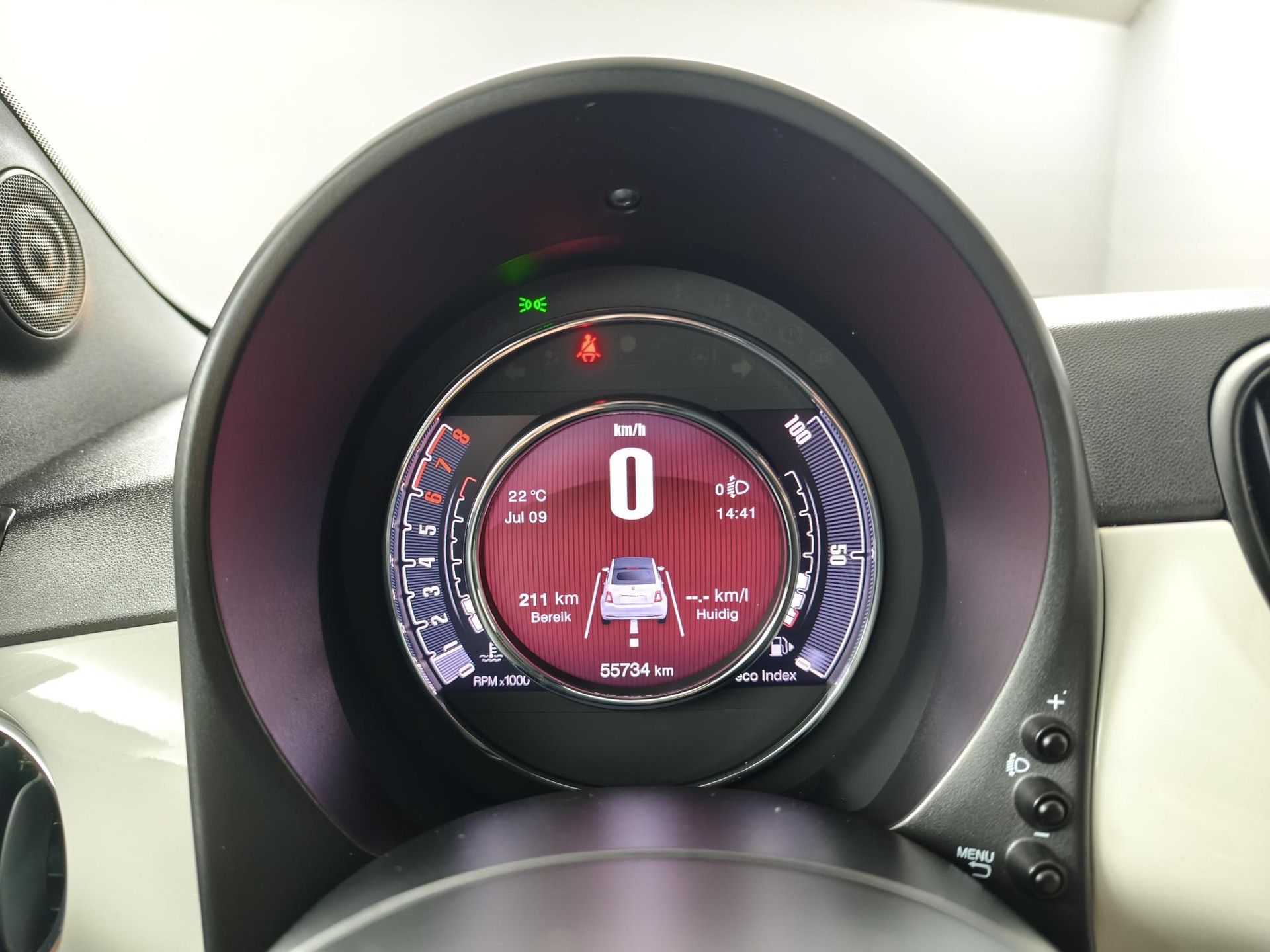 Fiat 500C met kenteken L-604-HG – dashboard