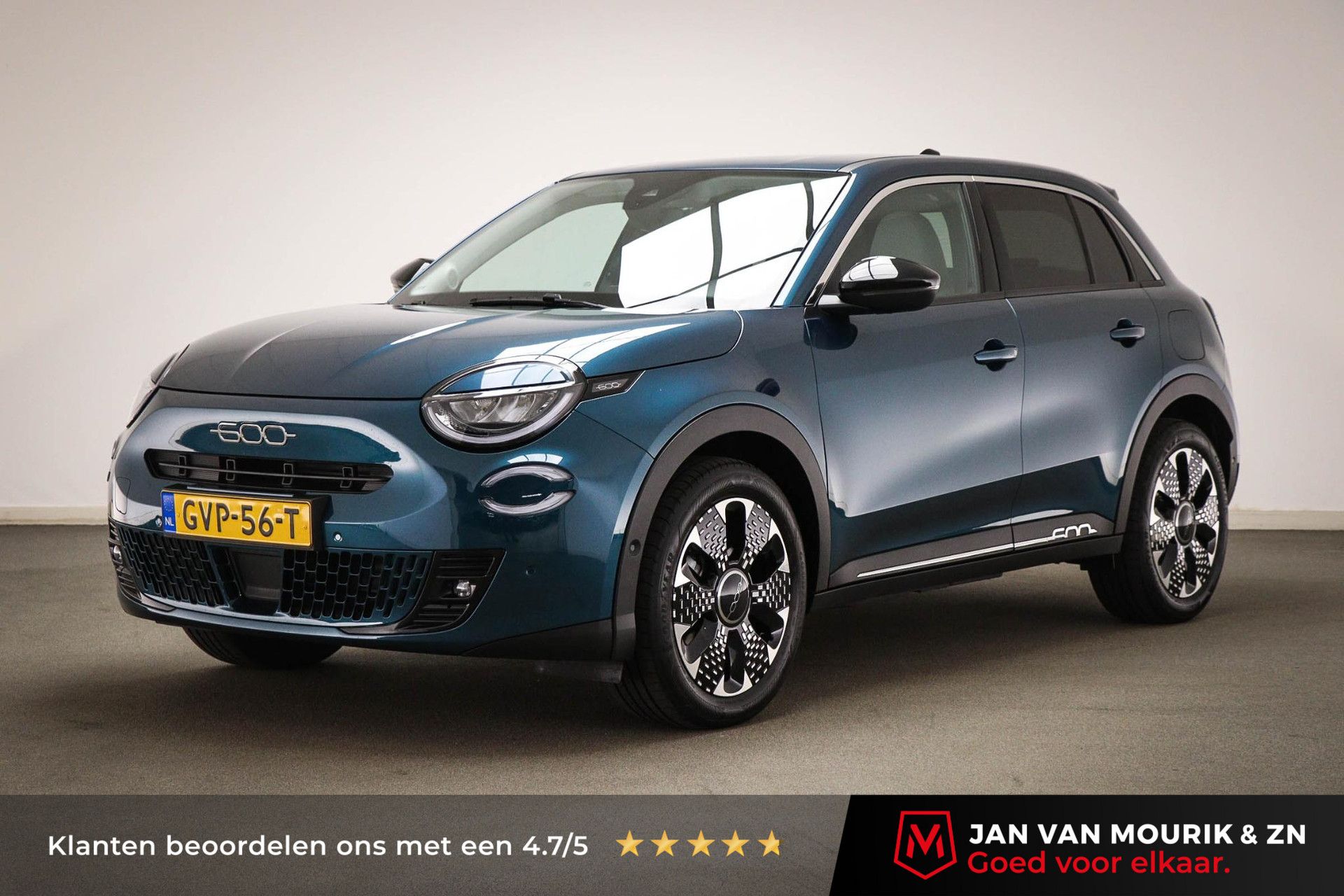 Fiat 600e met kenteken GVP-56-T – vooraanzicht