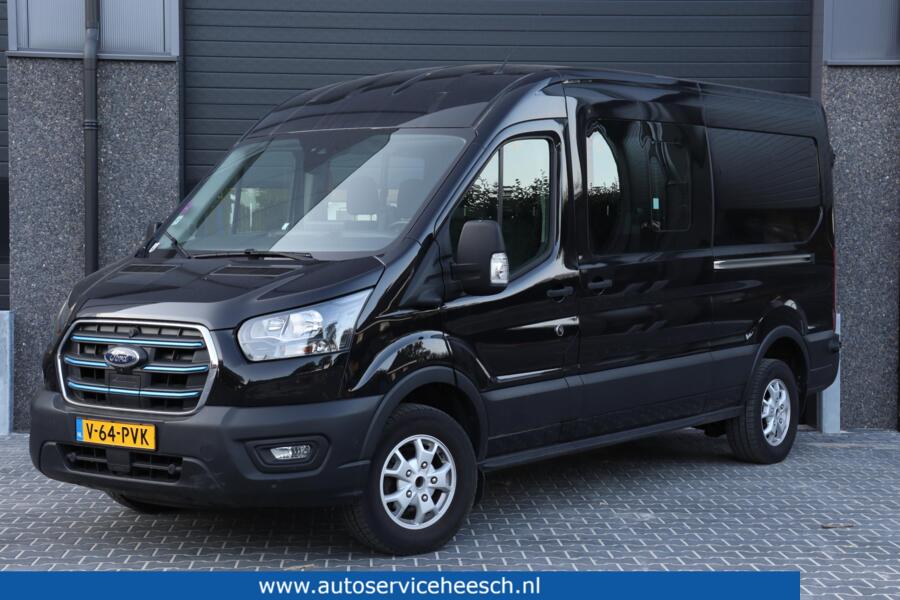 Ford E-Transit met kenteken V-64-PVK – vooraanzicht