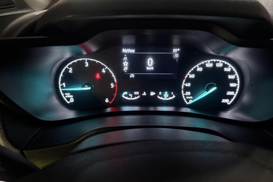 Ford EcoBlue met kenteken VTJ-83-P – dashboard