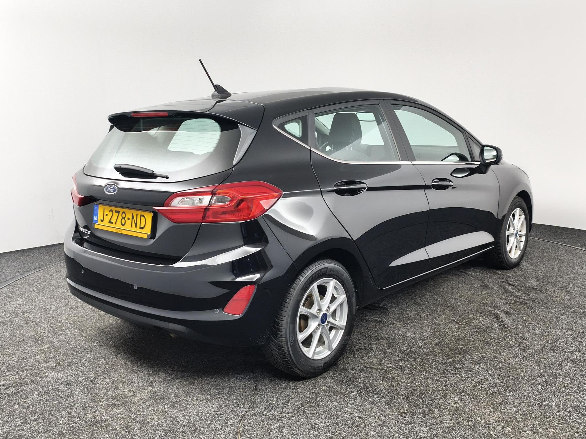 Ford Fiesta met kenteken J-278-ND – achteraanzicht