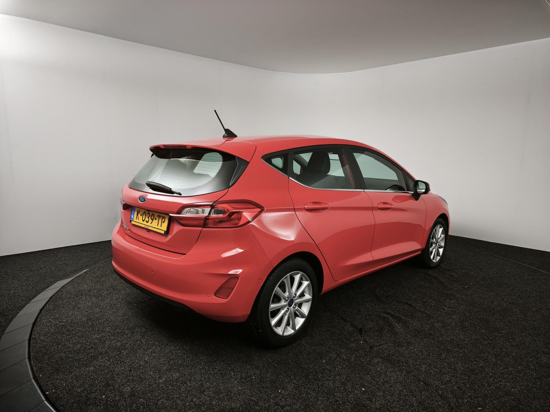 Ford Fiesta met kenteken K-039-TP – achteraanzicht