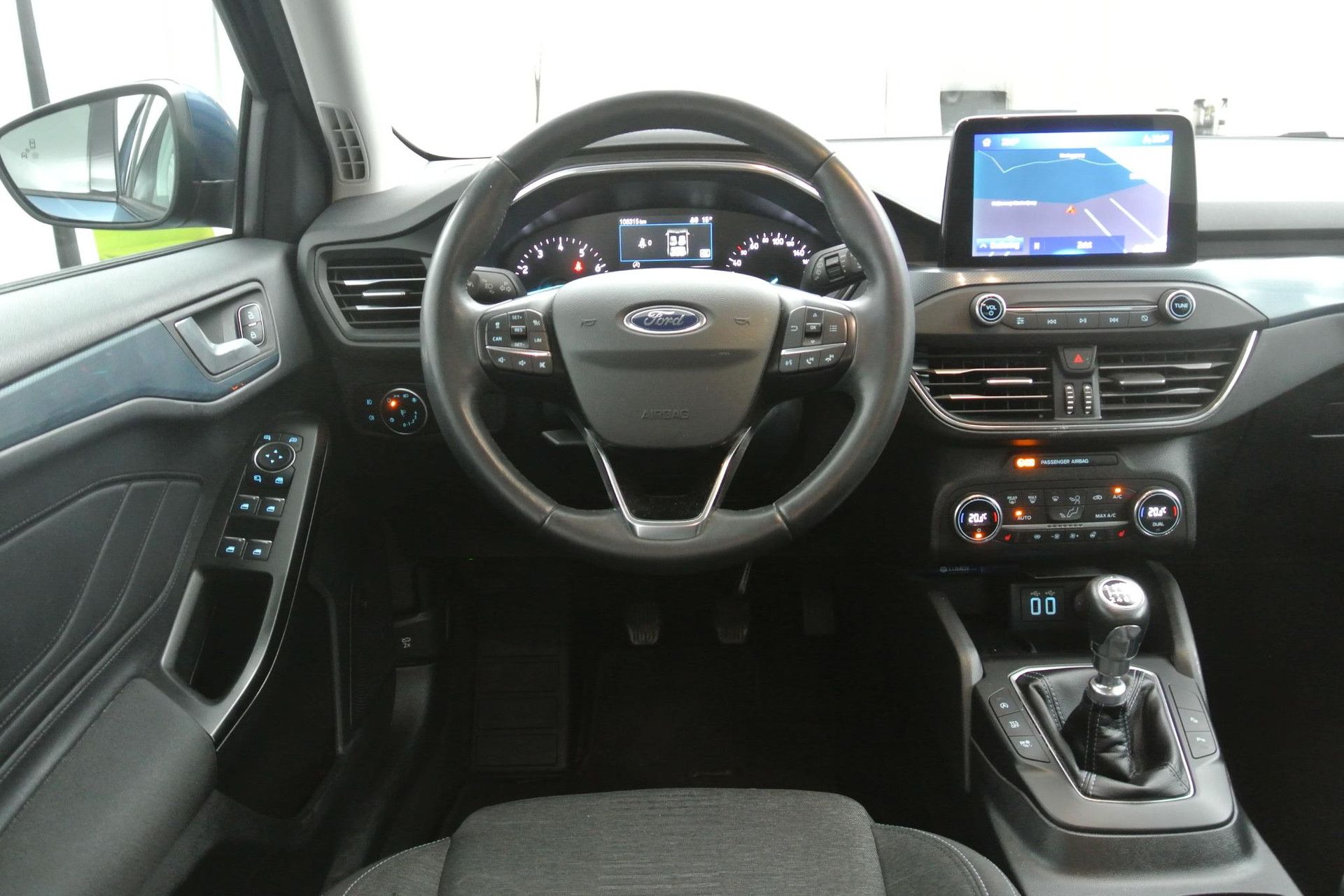 Ford Focus met kenteken L-661-GS – interieur