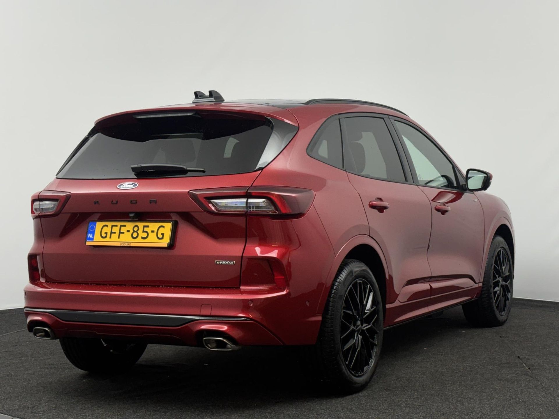 Ford Kuga met kenteken GFF-85-G – achteraanzicht