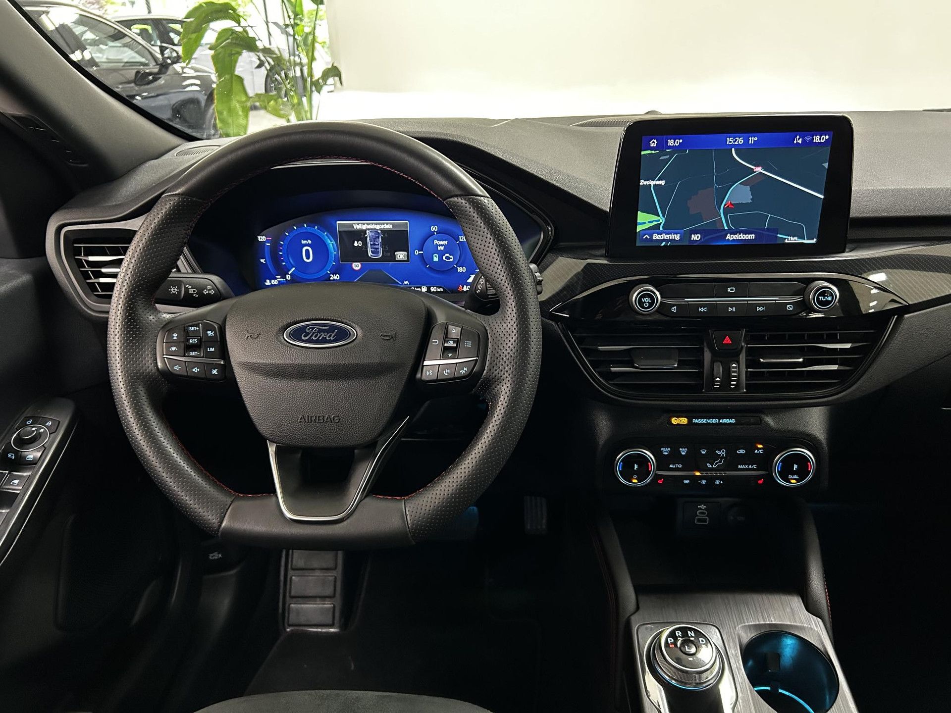 Ford Kuga met kenteken GJB-04-S – interieur