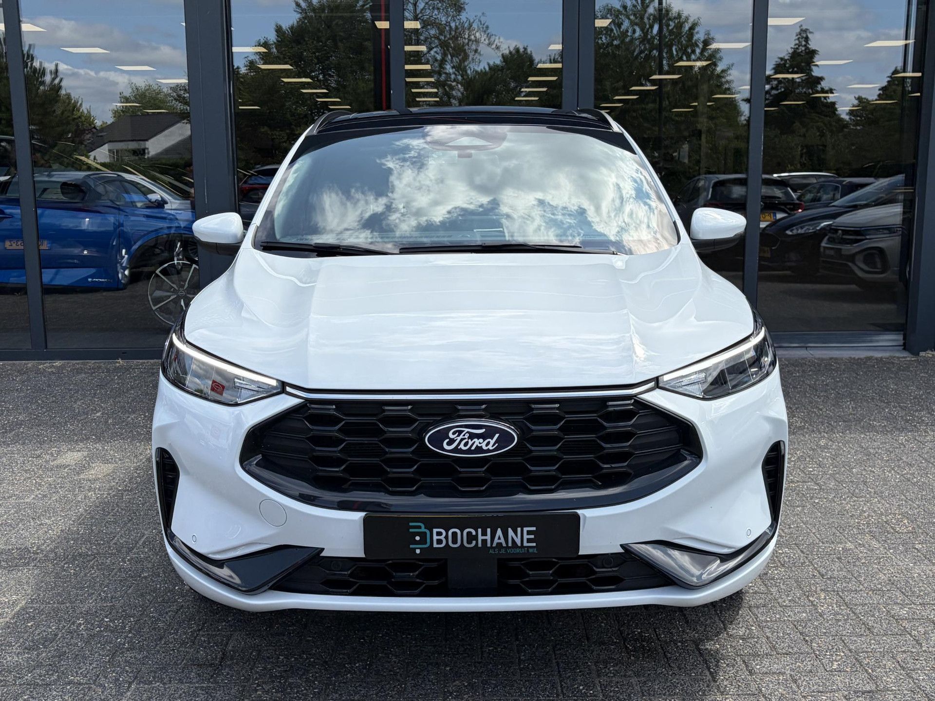 Ford Kuga met kenteken HHX-54-R – interieur