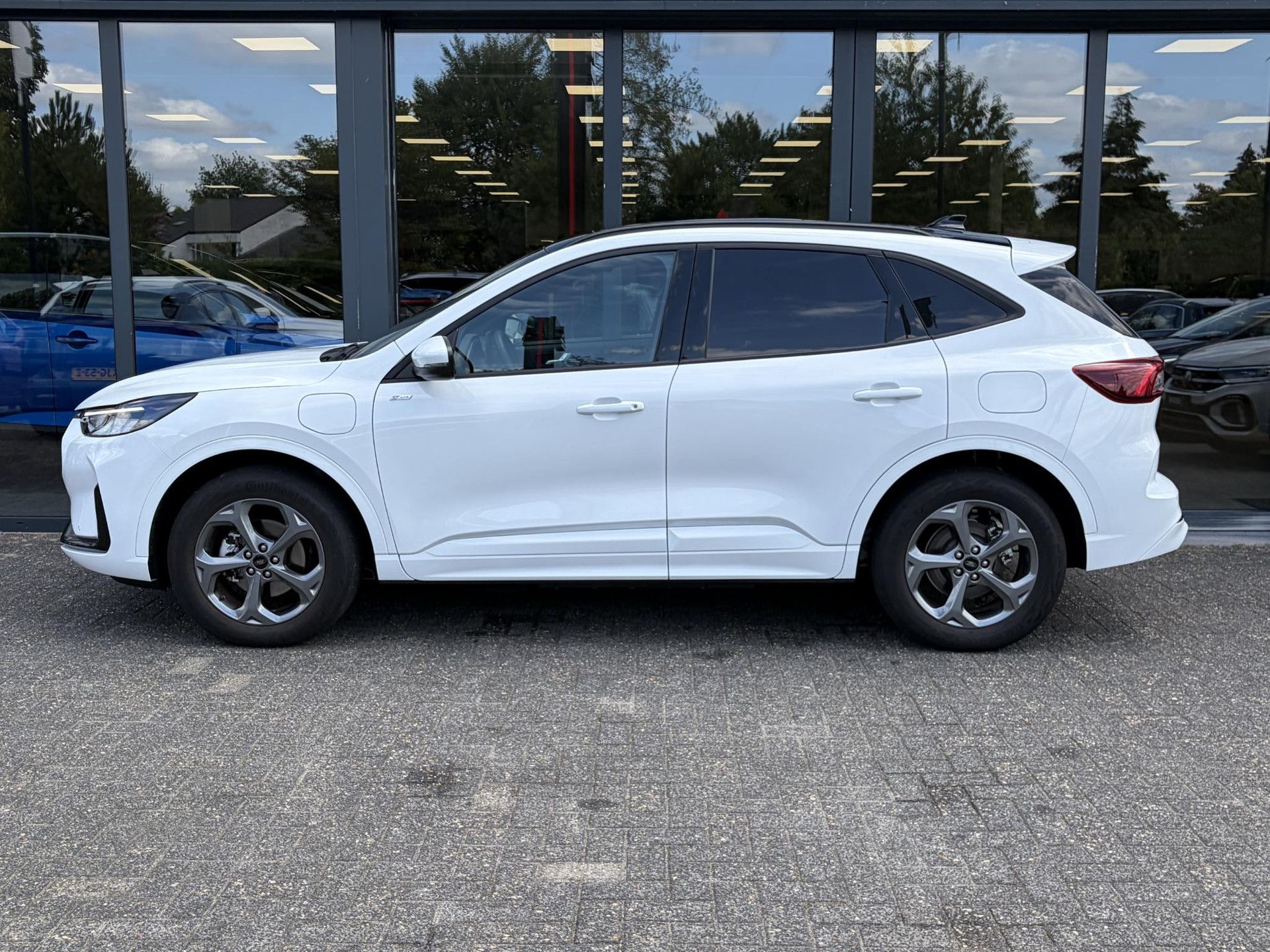 Ford Kuga met kenteken HHX-54-R – dashboard