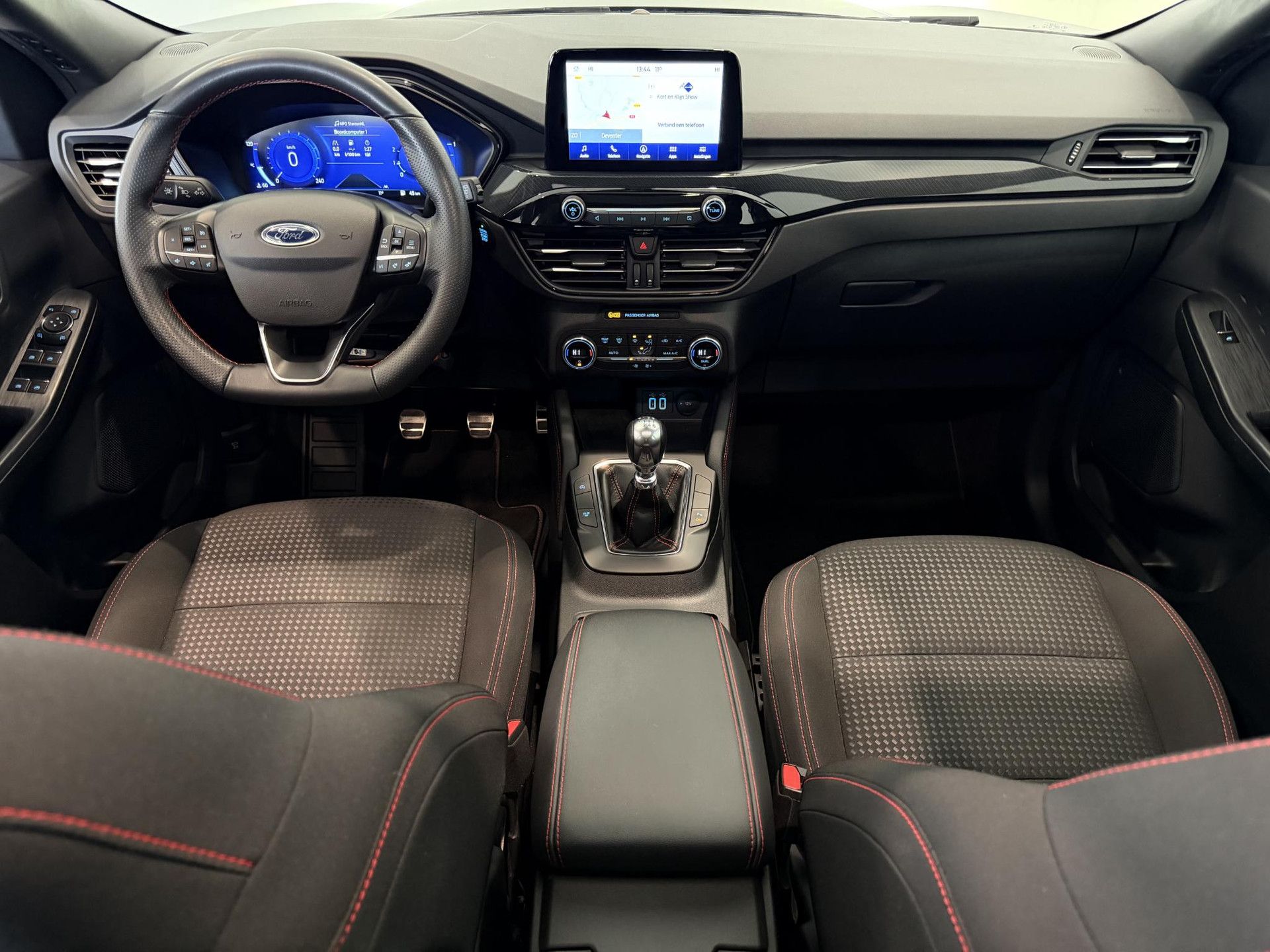 Ford Kuga met kenteken K-859-SH – interieur