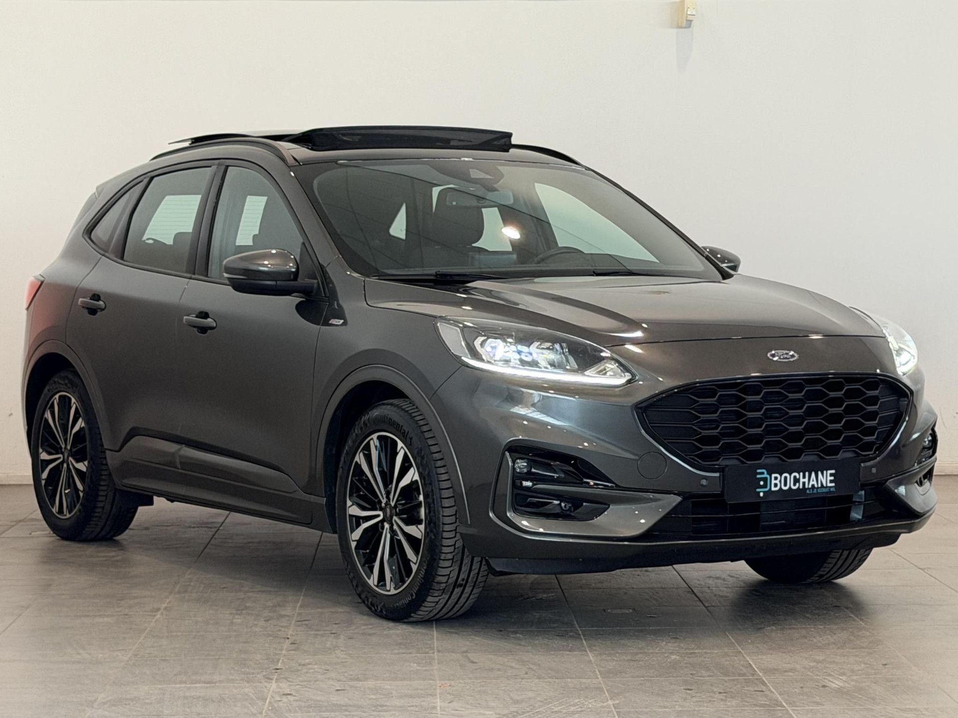 Ford Kuga met kenteken K-859-SH – detailfoto
