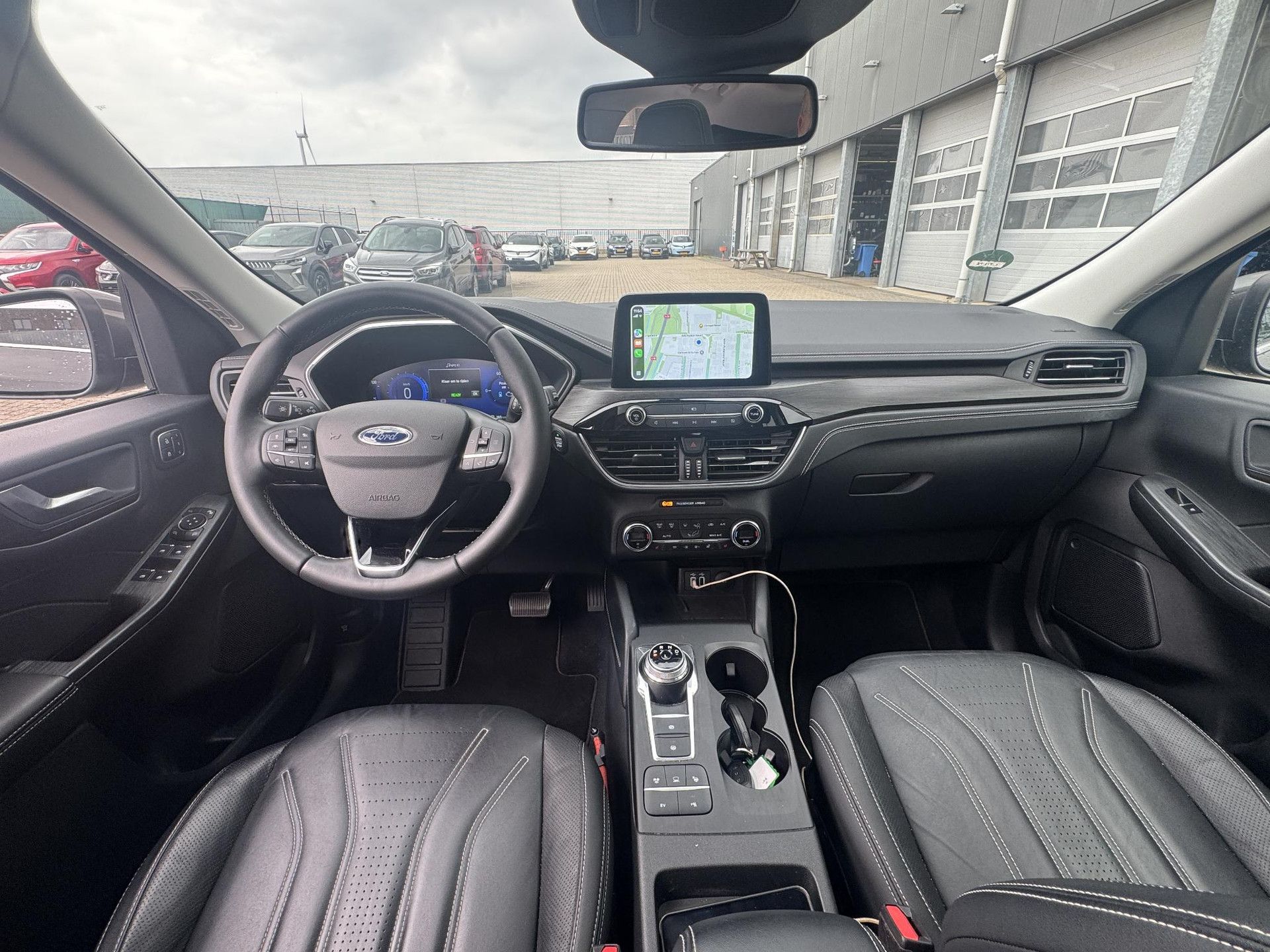 Ford Kuga met kenteken L-771-PX – interieur