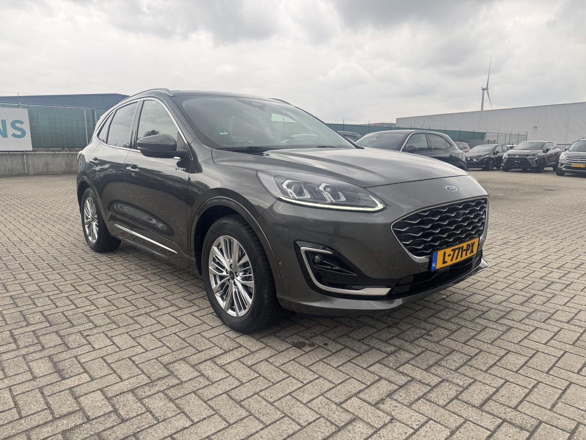 Ford Kuga met kenteken L-771-PX – detailfoto