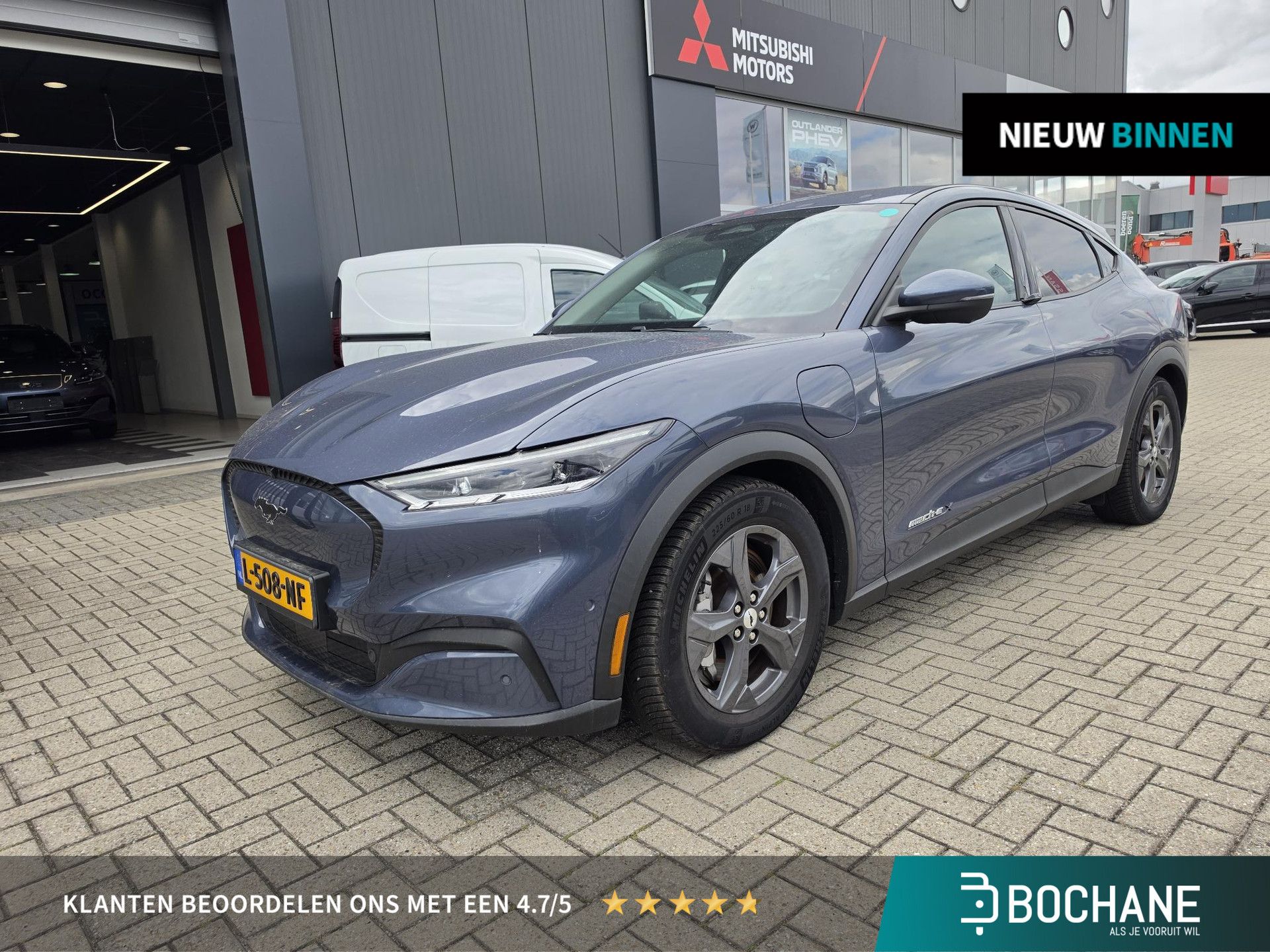 Ford MustangMach-E met kenteken L-508-NF – vooraanzicht