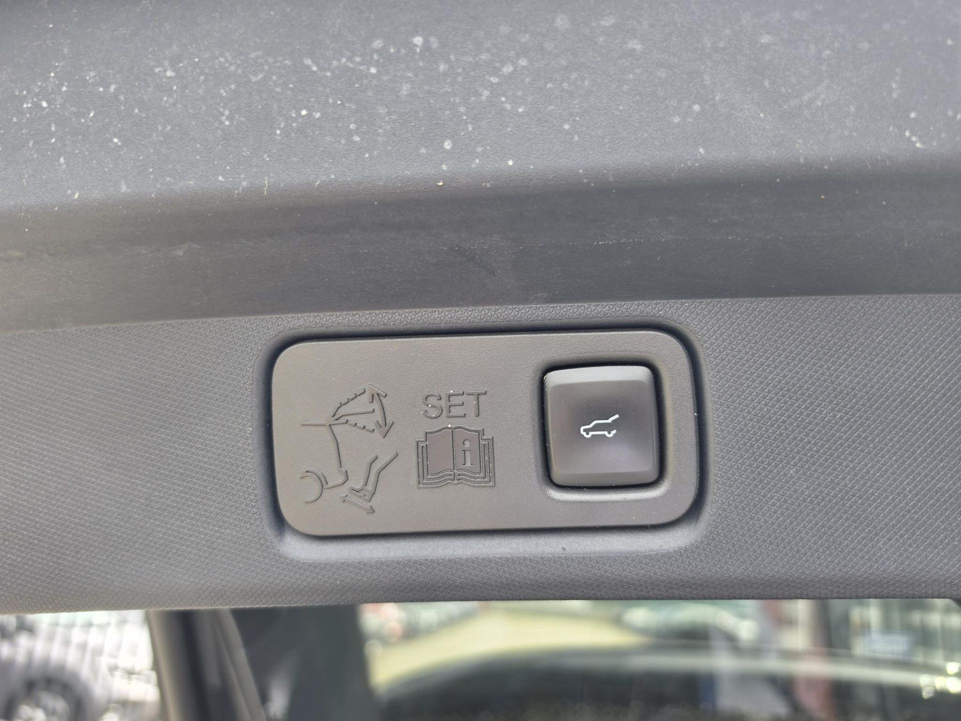 Ford MustangMach-E met kenteken L-508-NF – interieur