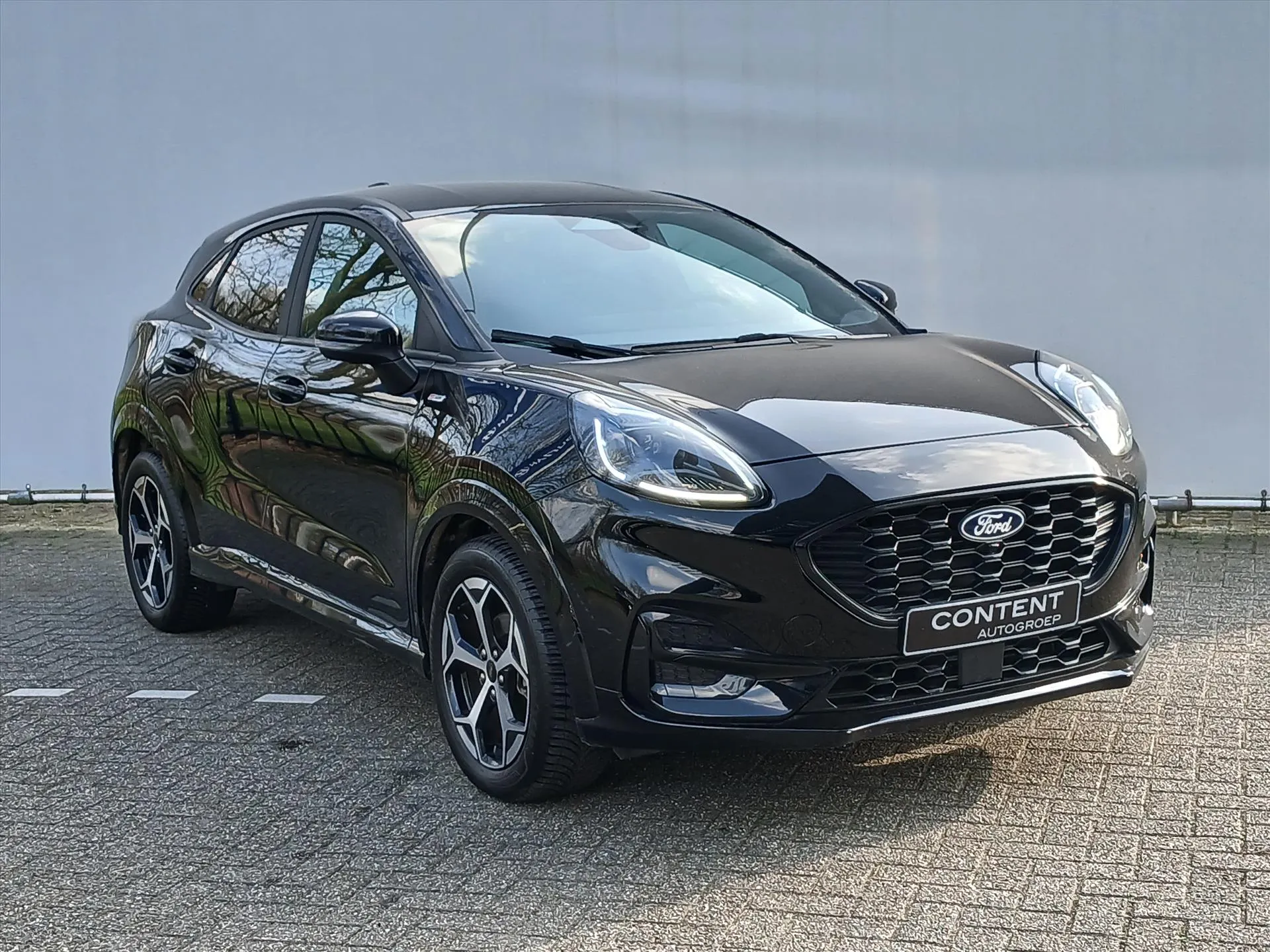 Ford Puma met kenteken KBD-44-V – interieur