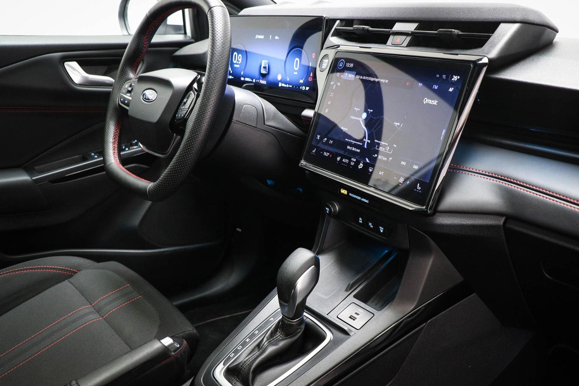 Ford Puma met kenteken KPZ-66-H – interieur