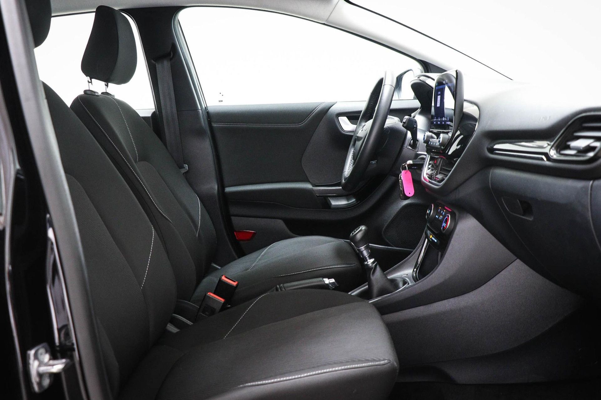 Ford Puma met kenteken L-124-JH – detailfoto