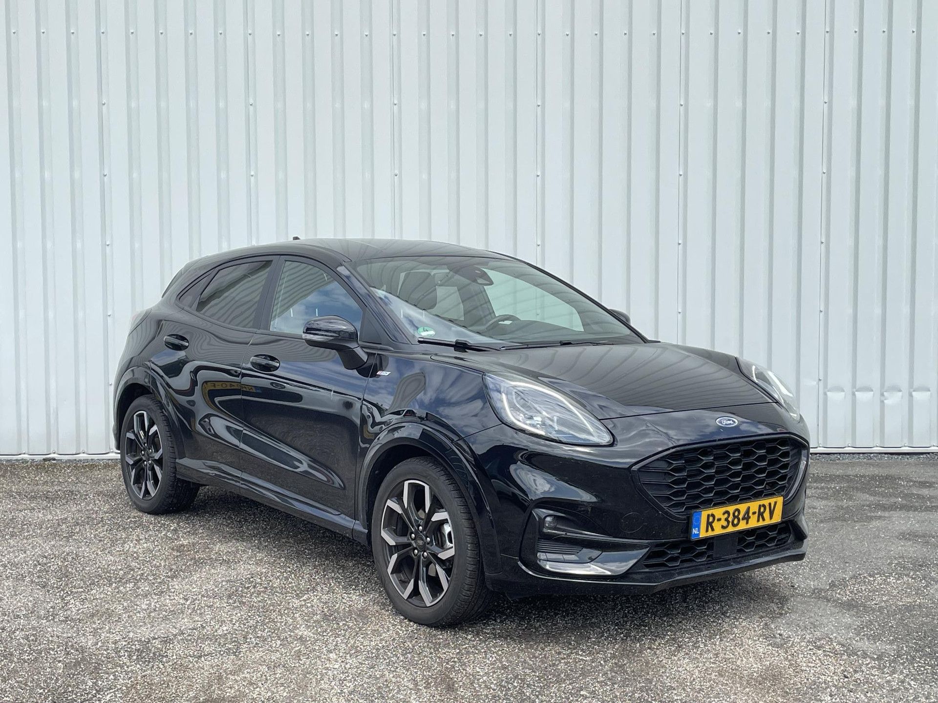 Ford Puma met kenteken R-384-RV – detailfoto