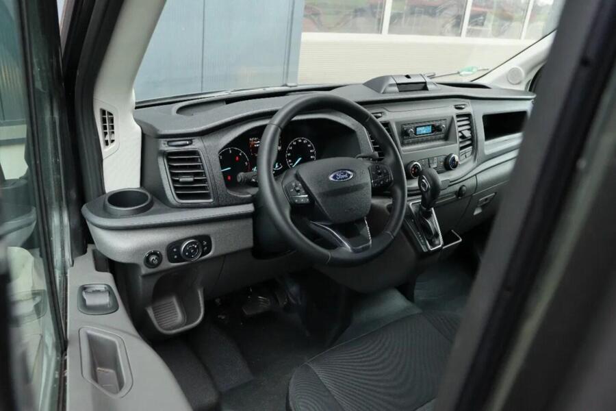 Ford Transit met kenteken V-70-LRB – achteraanzicht