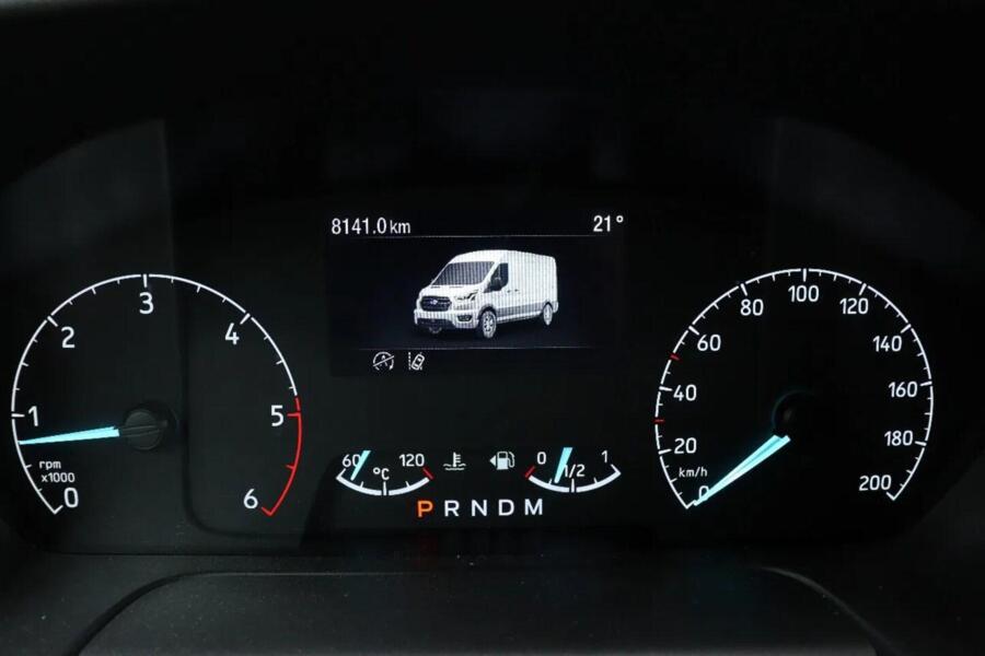 Ford Transit met kenteken V-70-LRB – dashboard