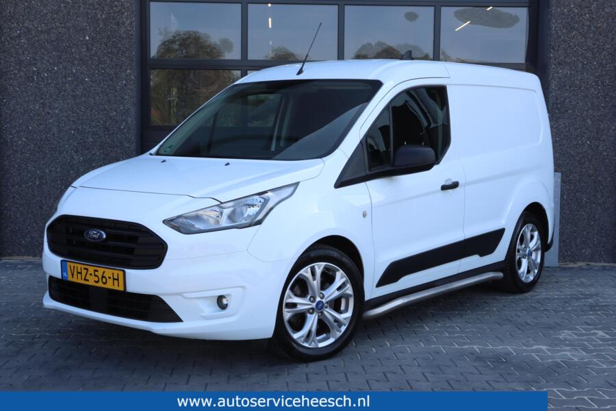 Ford Transit met kenteken VHZ-56-H – vooraanzicht
