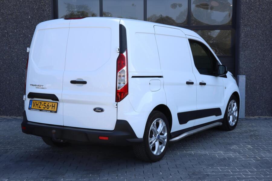 Ford Transit met kenteken VHZ-56-H – interieur
