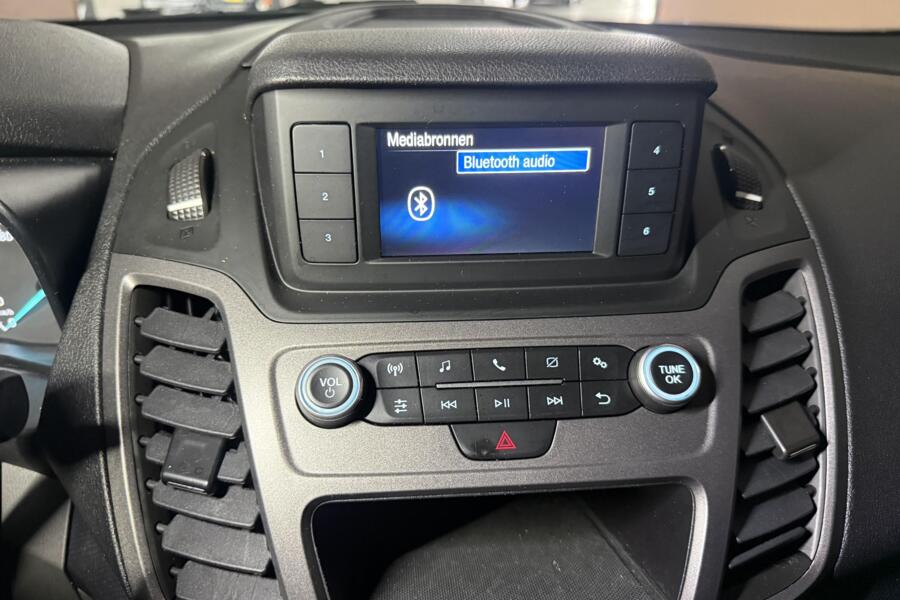 Ford Transit met kenteken VPV-70-T – detailfoto