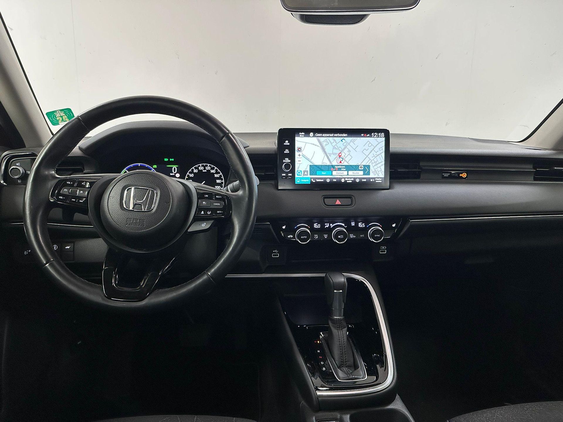 Honda HR-V met kenteken P-634-NN – interieur