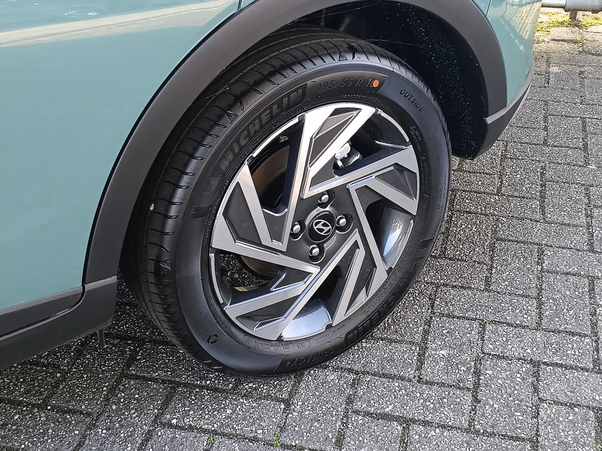 Hyundai Bayon met kenteken JPF-25-L – detailfoto