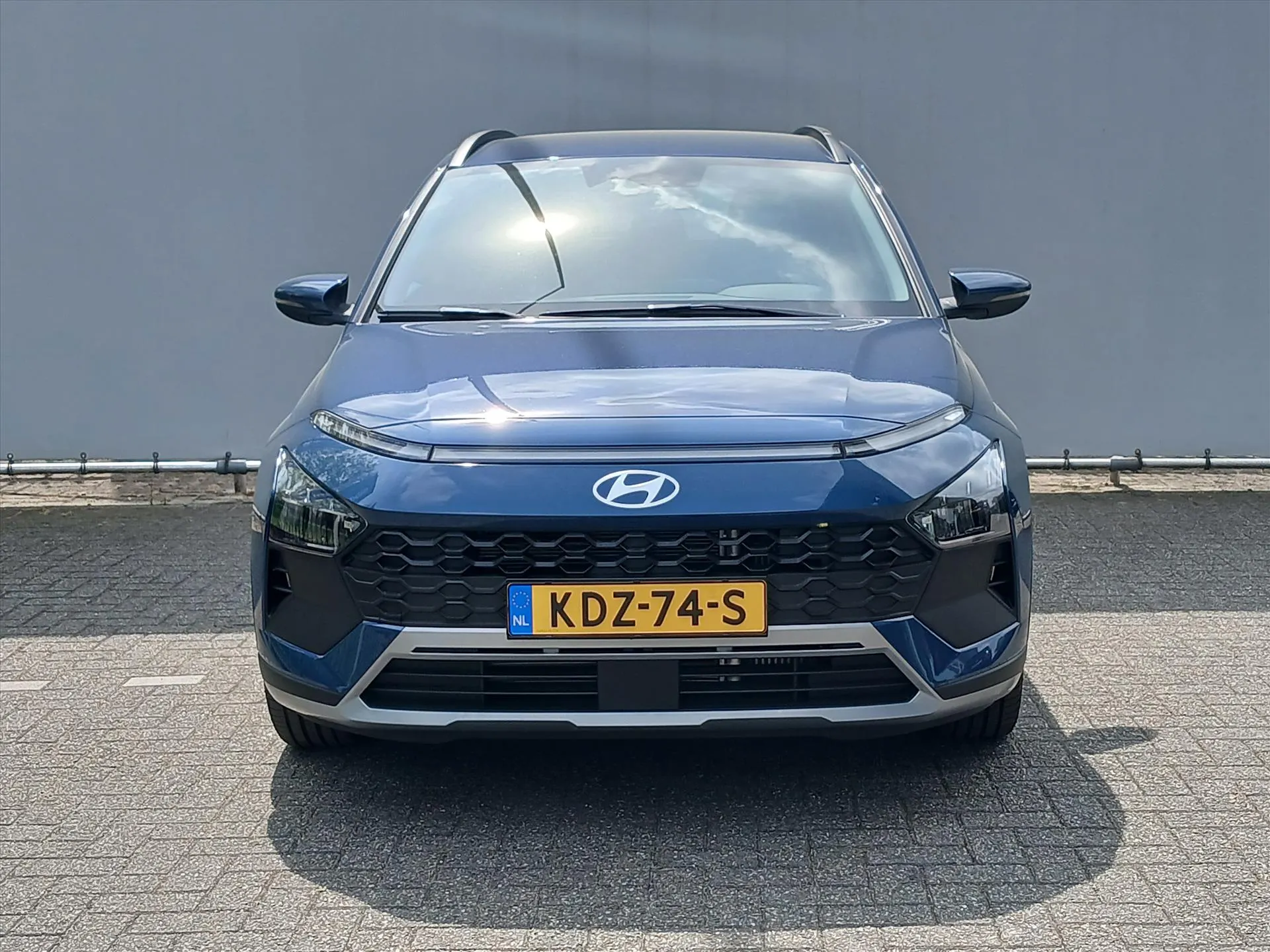 Hyundai Bayon met kenteken KDZ-74-S – achteraanzicht