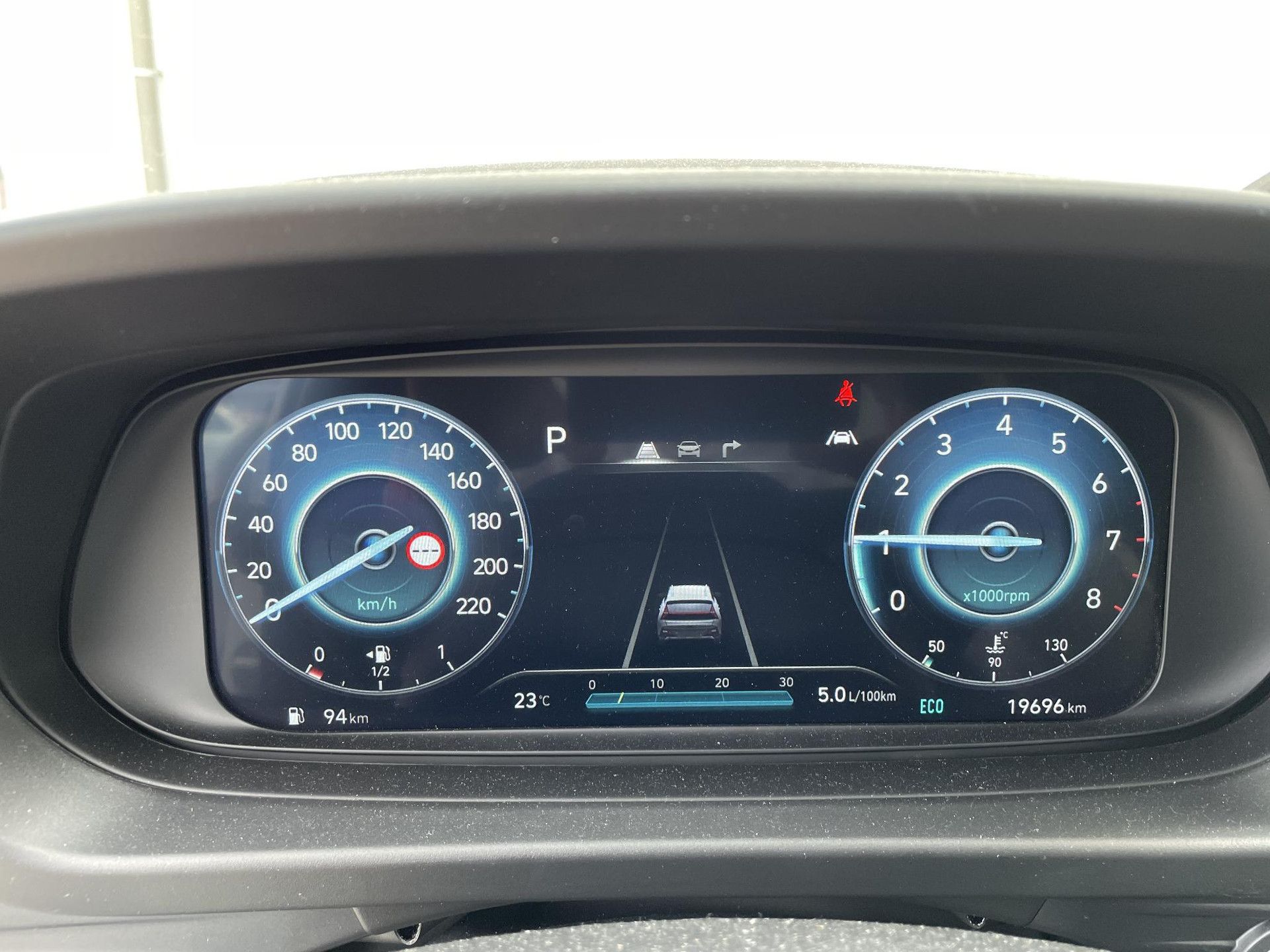 Hyundai Bayon met kenteken T-619-ZN – dashboard