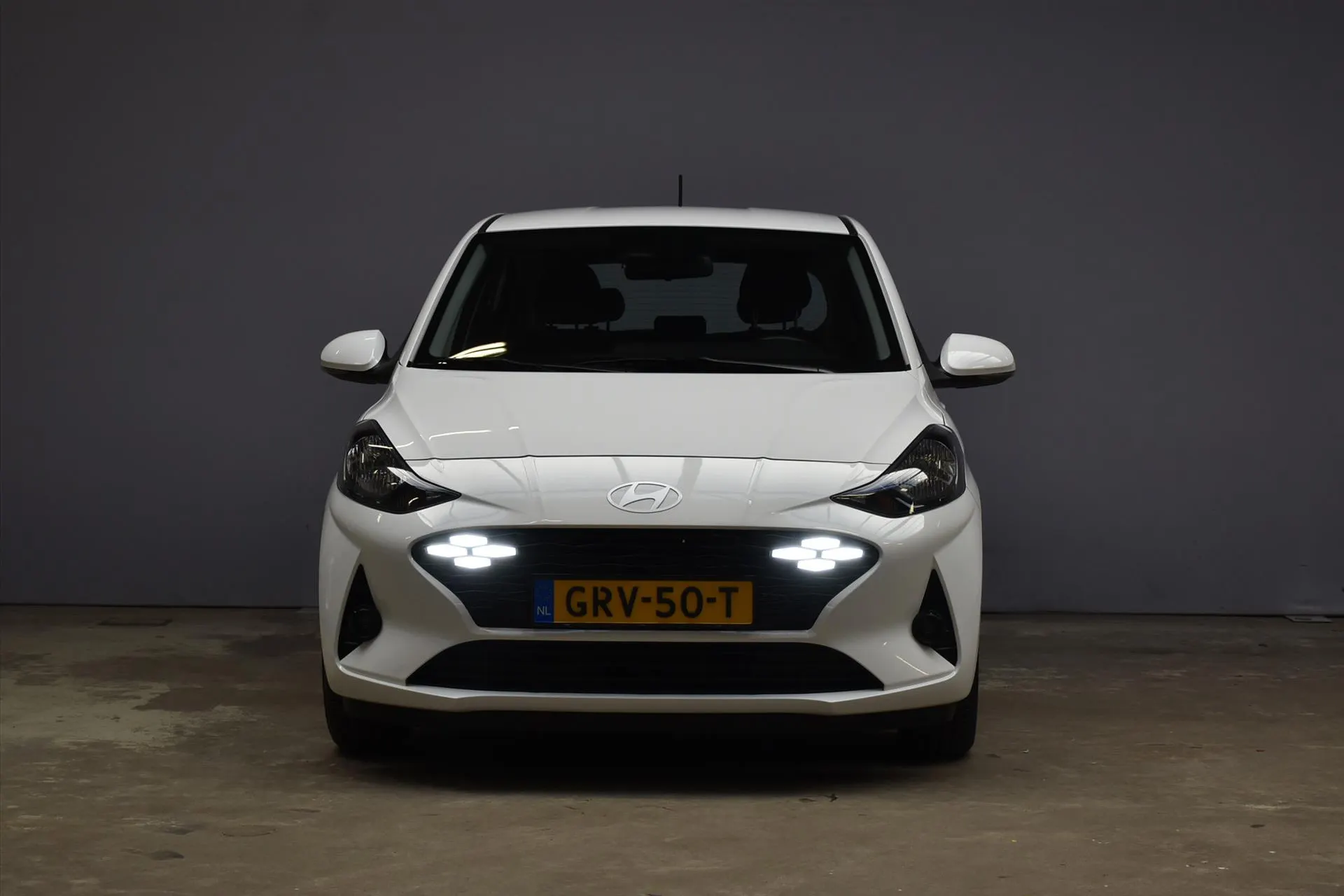 Hyundai i10 met kenteken GRV-50-T – achteraanzicht