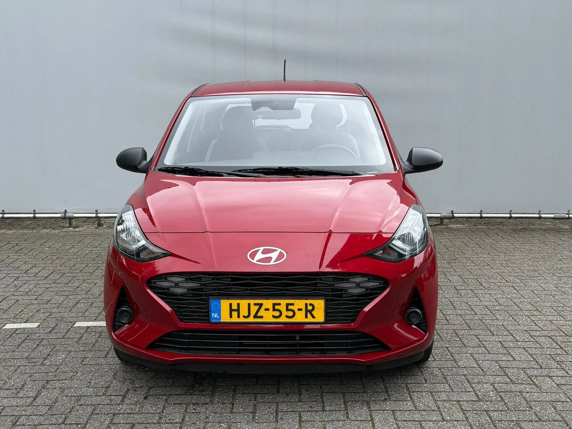 Hyundai i10 met kenteken HJZ-55-R – achteraanzicht