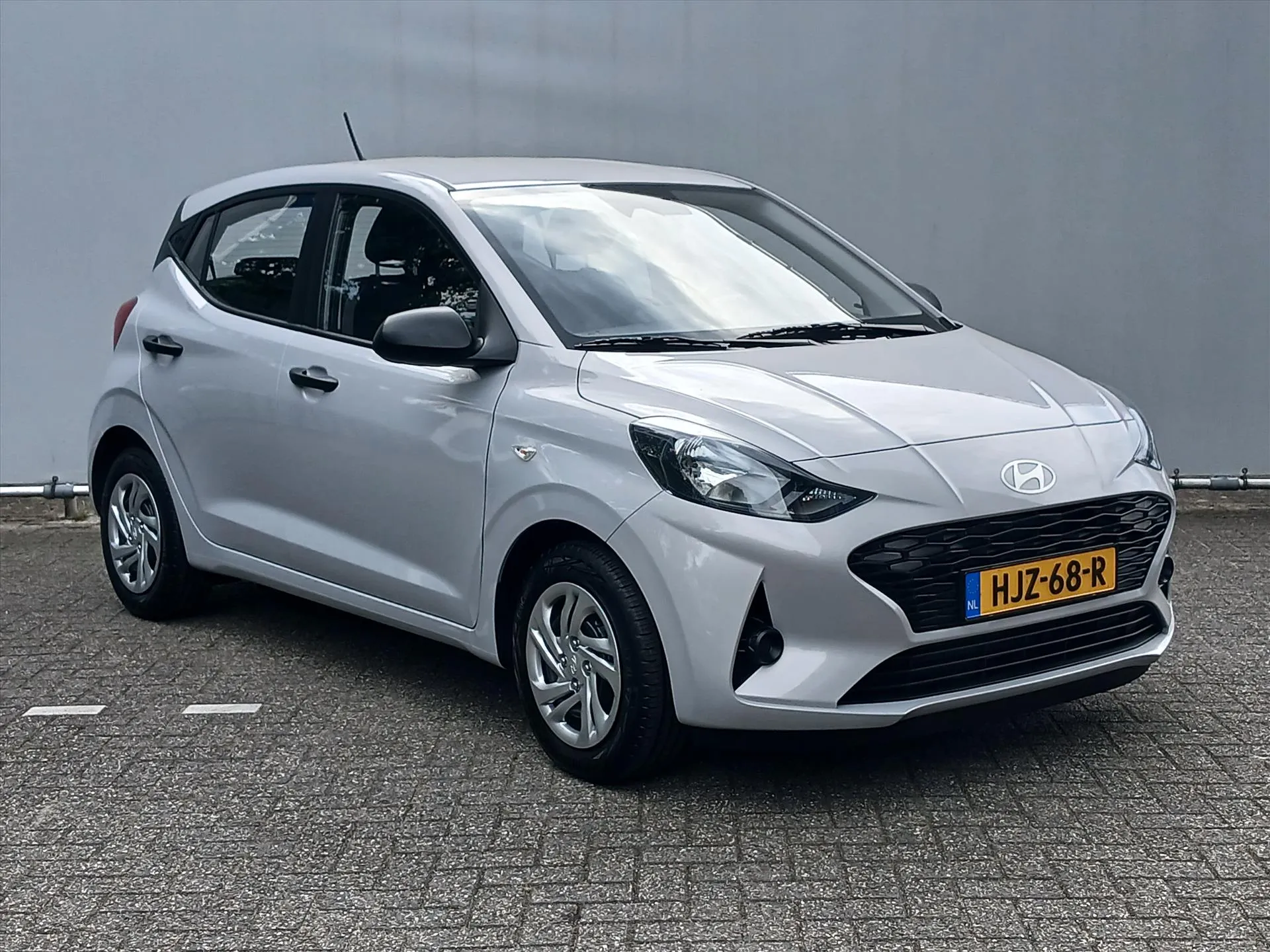 Hyundai i10 met kenteken HJZ-68-R – interieur