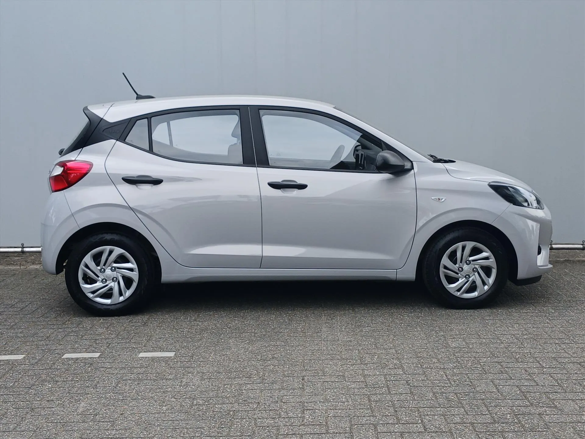 Hyundai i10 met kenteken HJZ-68-R – dashboard