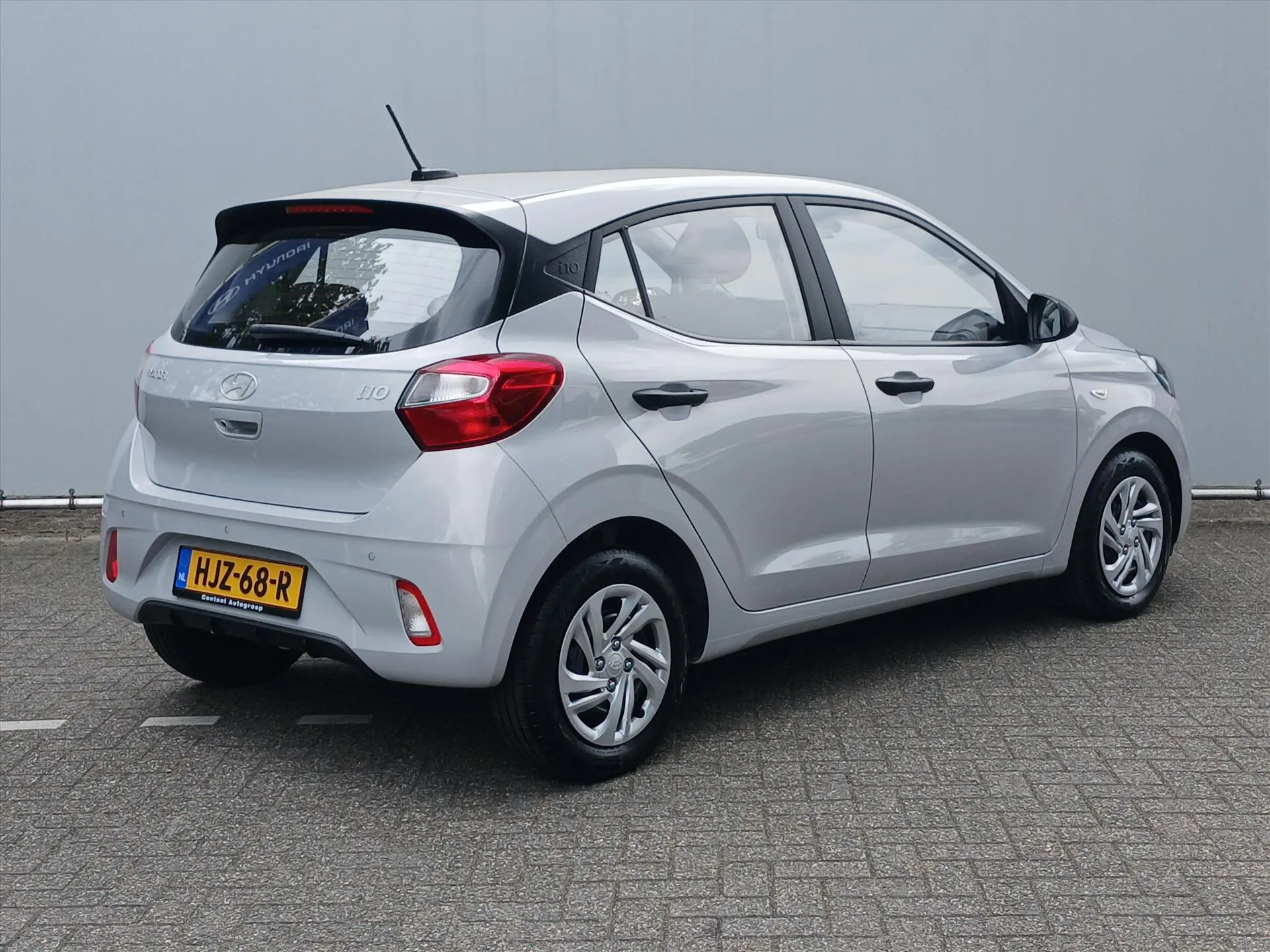 Hyundai i10 met kenteken HJZ-68-R – detailfoto