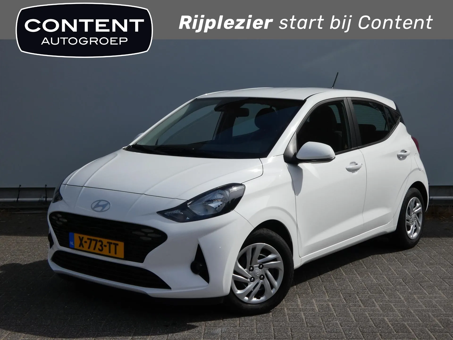 Hyundai i10 met kenteken X-773-TT – vooraanzicht
