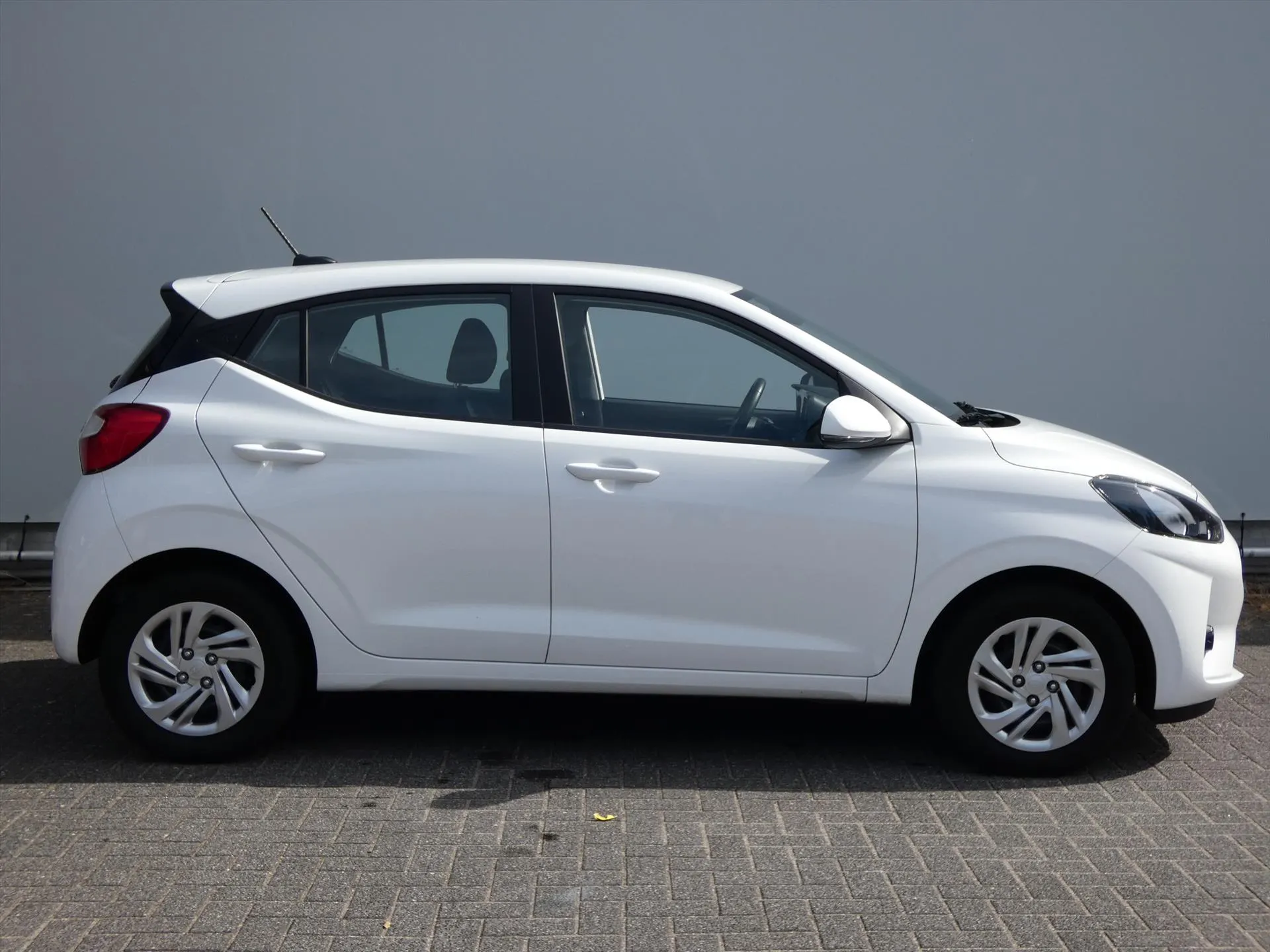 Hyundai i10 met kenteken X-773-TT – dashboard