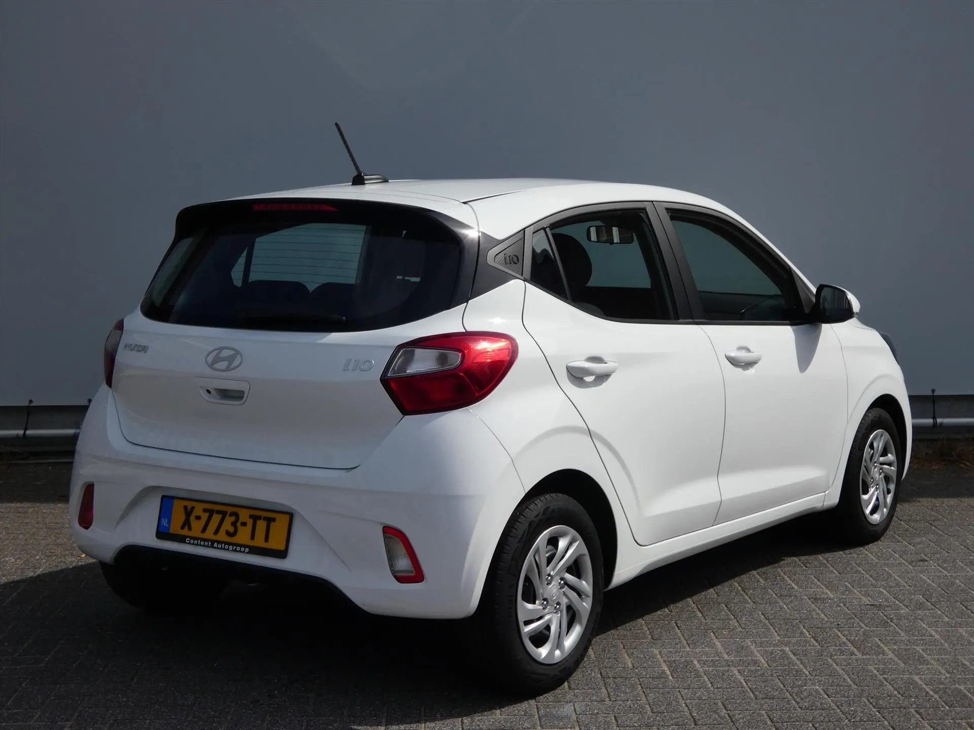 Hyundai i10 met kenteken X-773-TT – detailfoto