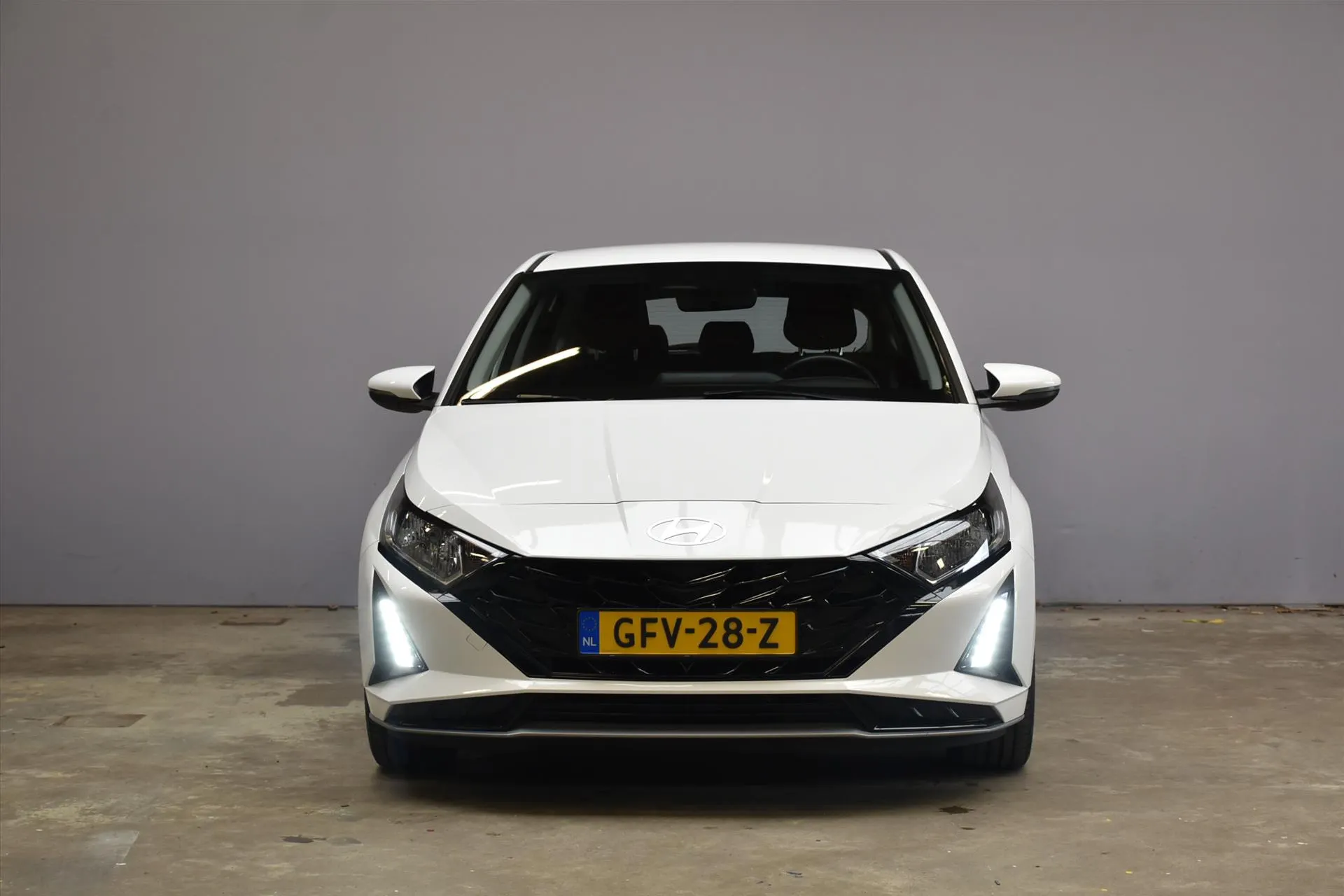 Hyundai i20 met kenteken GFV-28-Z – achteraanzicht