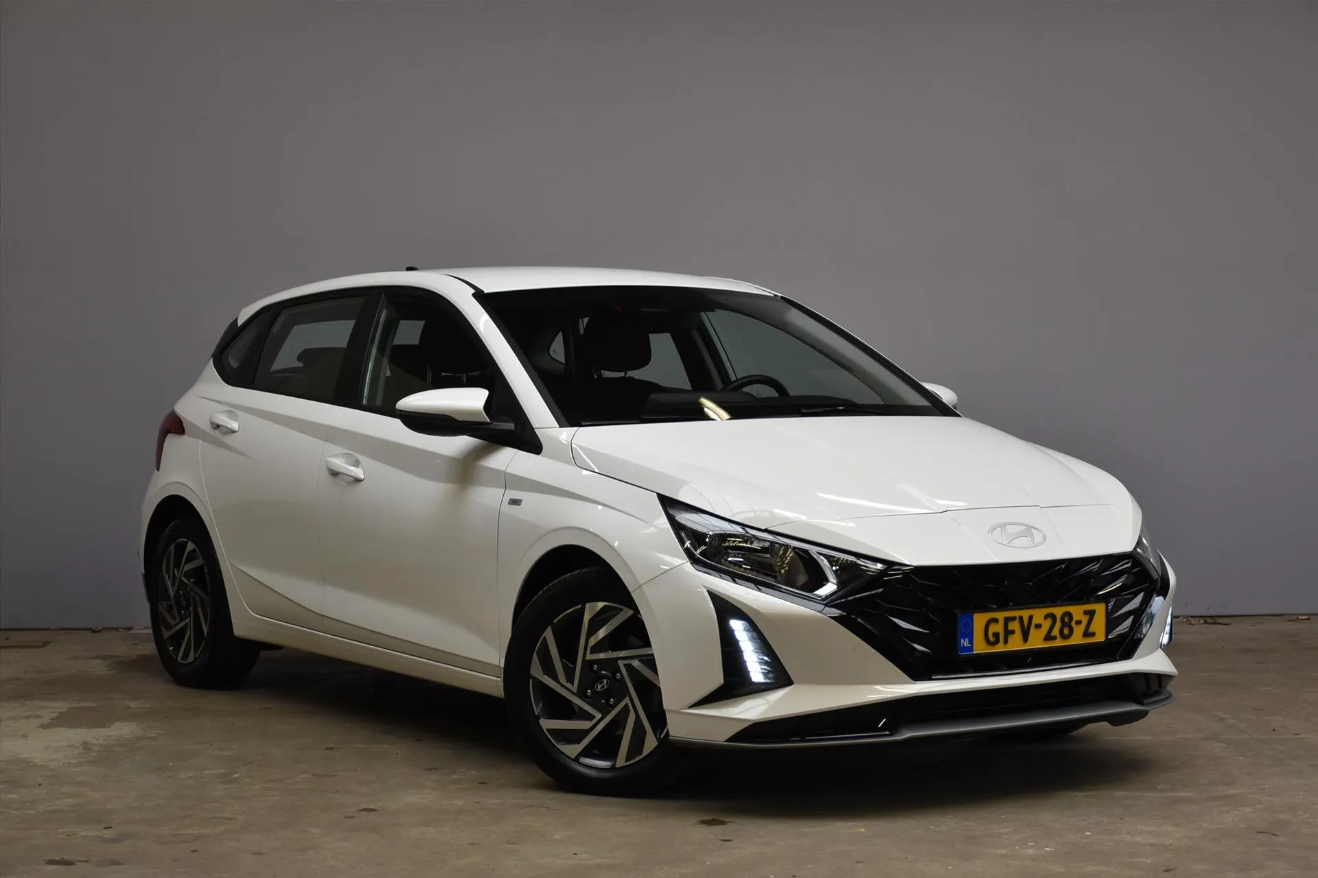 Hyundai i20 met kenteken GFV-28-Z – interieur