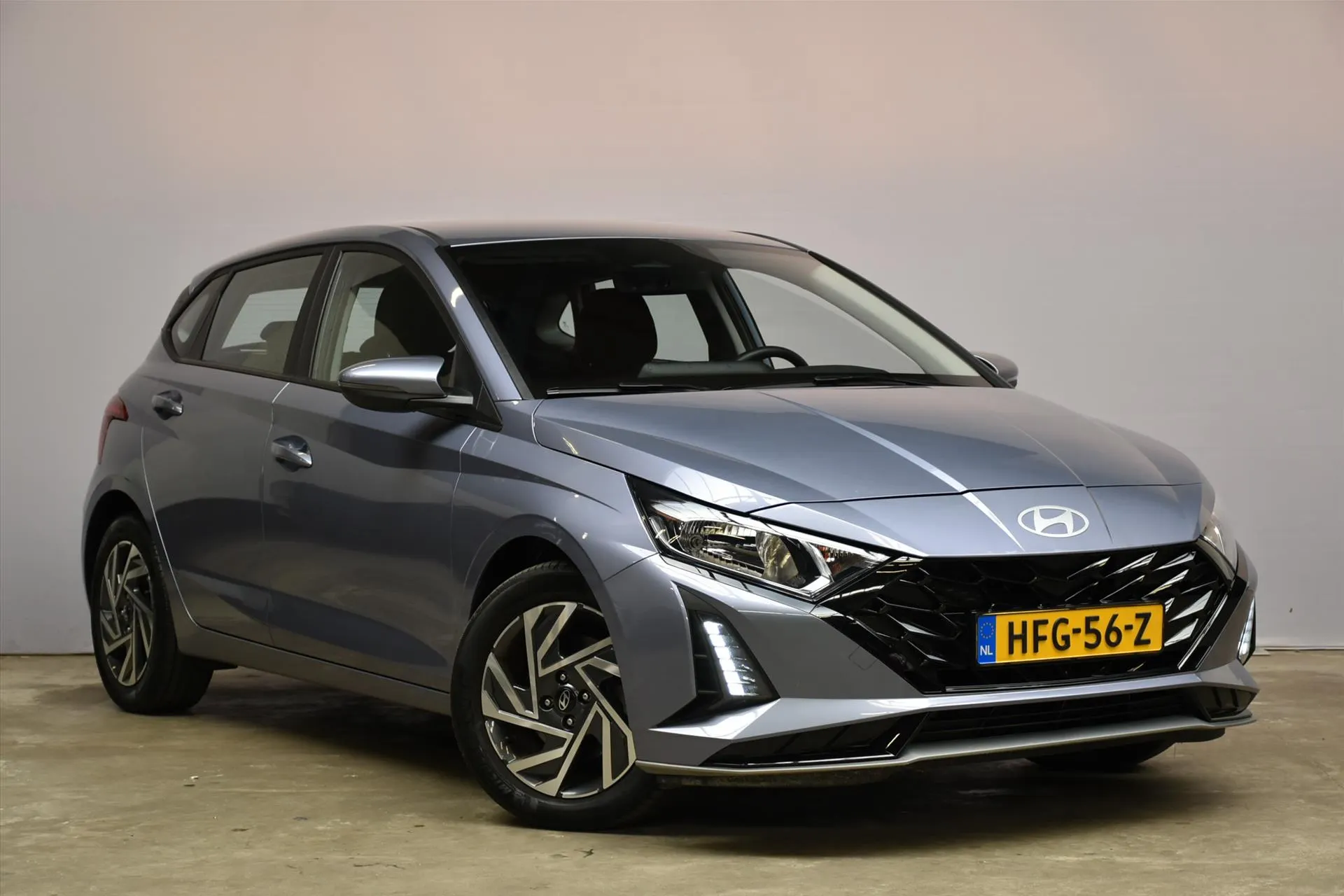 Hyundai i20 met kenteken HFG-56-Z – interieur