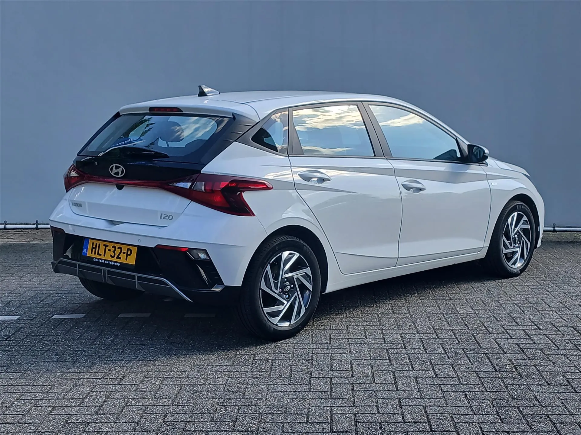 Hyundai i20 met kenteken HLT-32-P – detailfoto